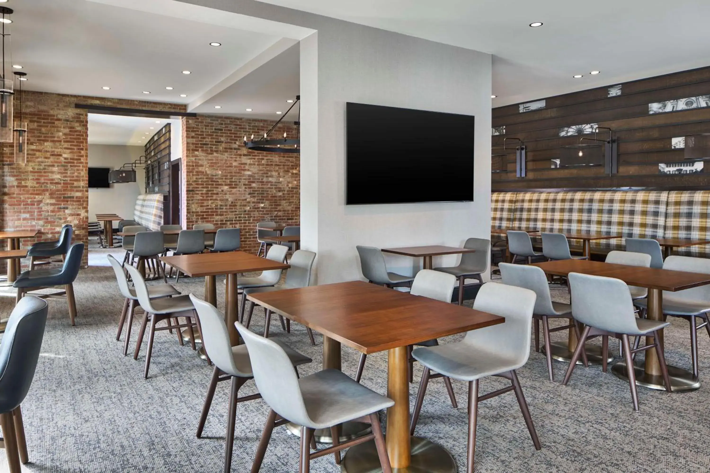 Breakfast in Homewood Suites Savannah Historic District/Riverfront Breakfast in Homewood Suites Savannah Historic District/Riverfront