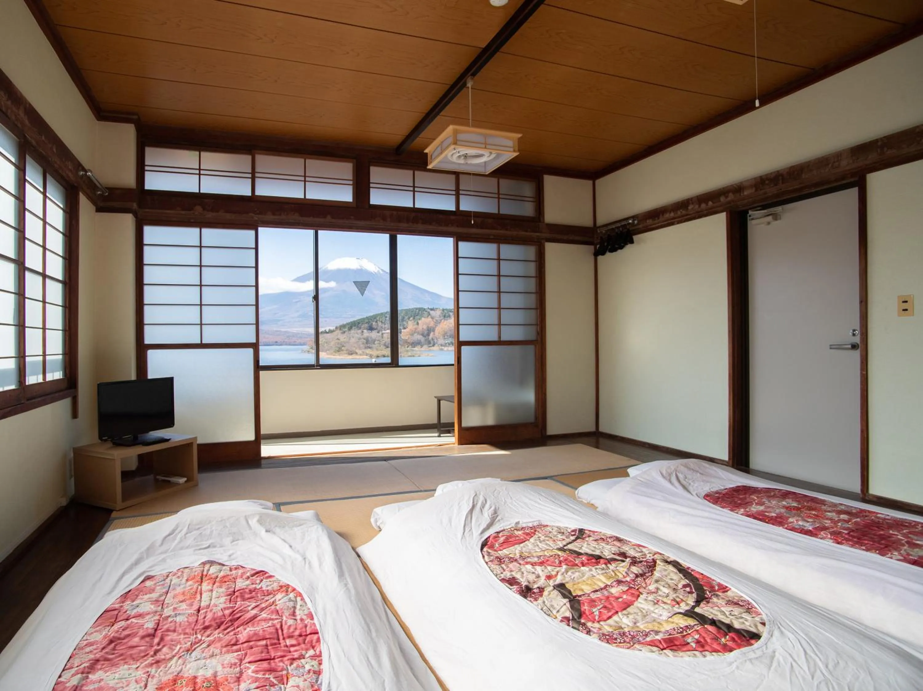 Photo of the whole room, Bed in Tabist Lakeside in Fujinami Yamanakako