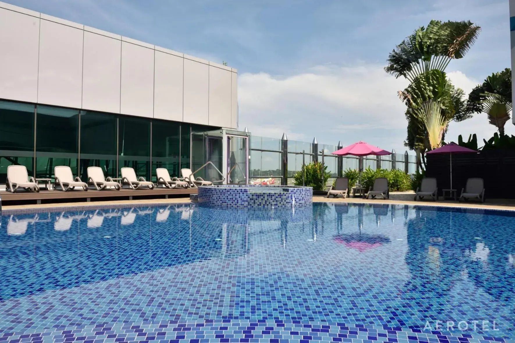 Swimming pool in Aerotel Singapore - Transit Hotel in Terminal 1 Swimming pool in Aerotel Singapore - Transit Hotel in Terminal 1