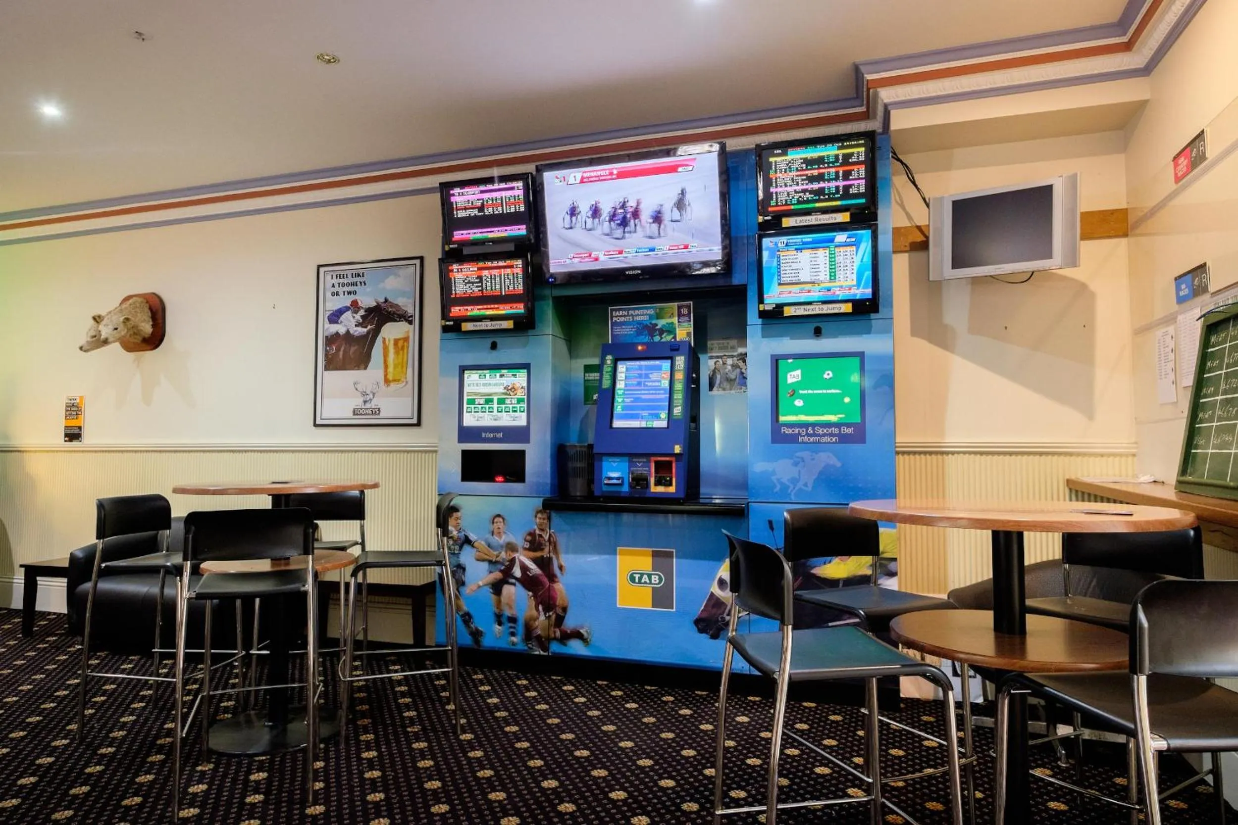 Entertainment in Peel Inn Hotel Nundle