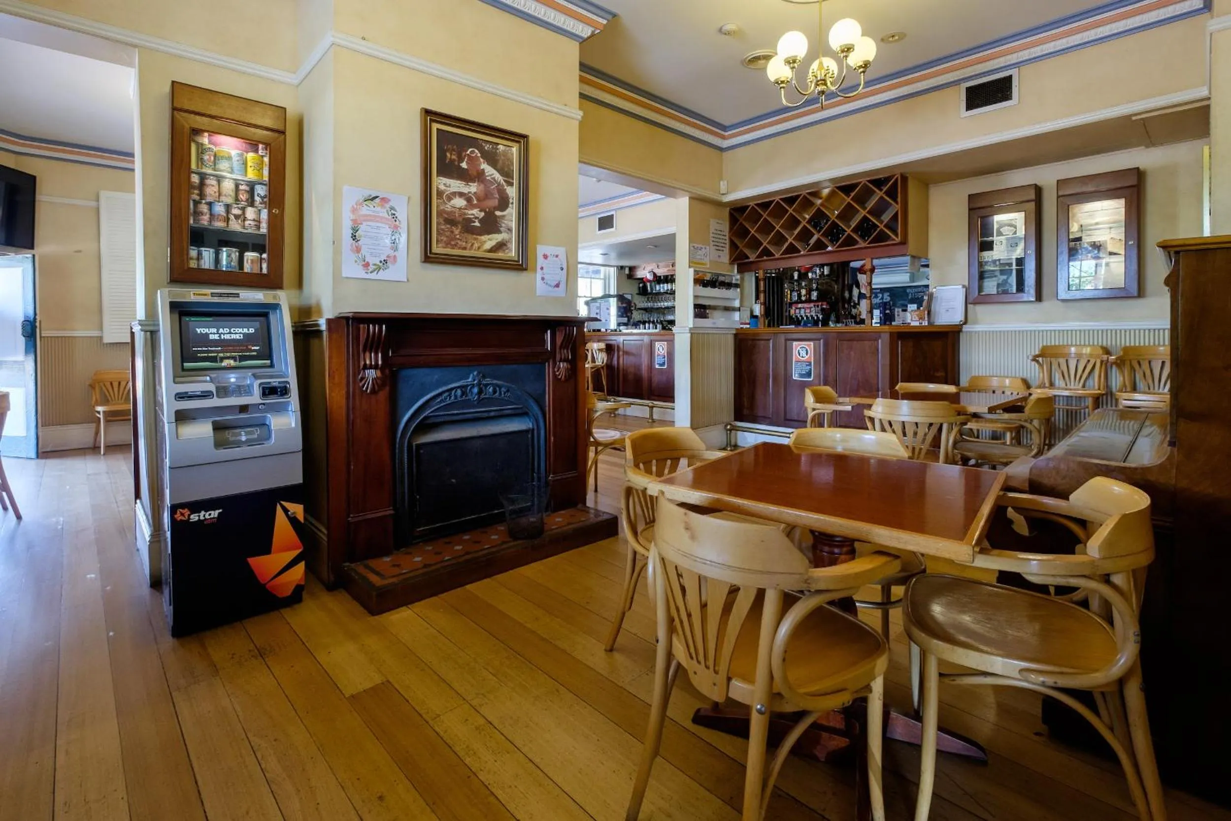 Restaurant/places to eat in Peel Inn Hotel Nundle