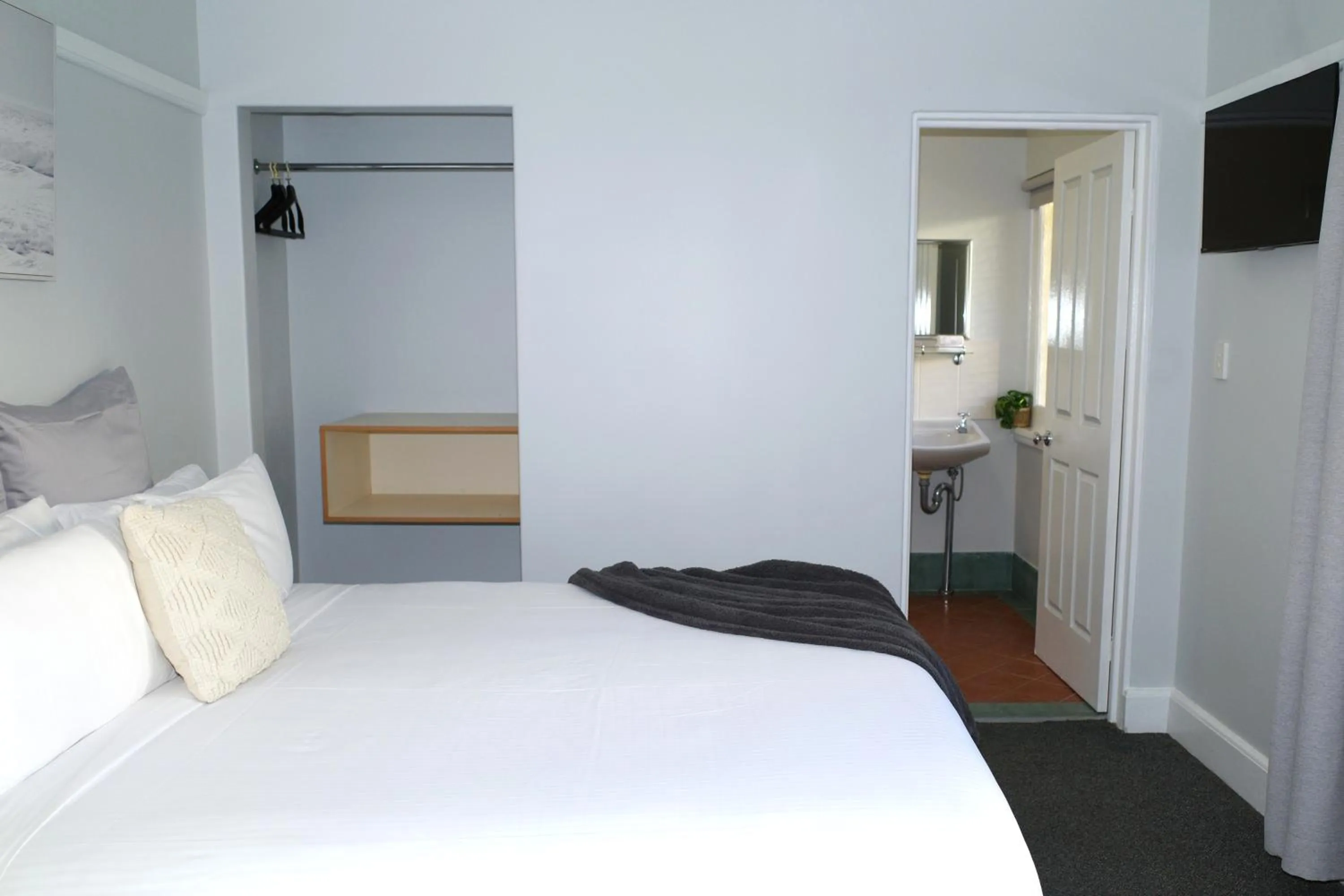 Bed in Port Macquarie Hotel