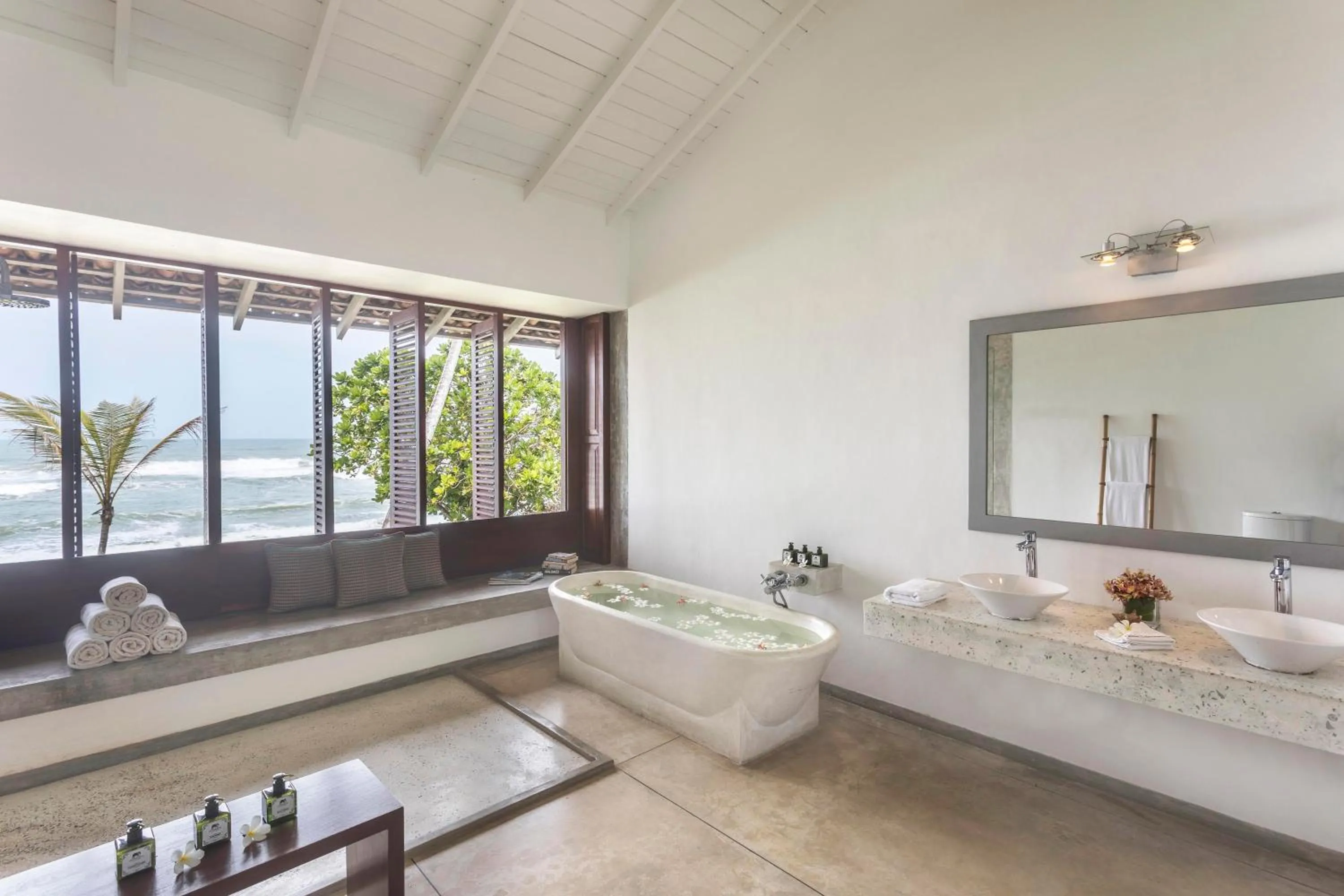Bathroom in The Frangipani Tree by Edwards Collection - Thalpe