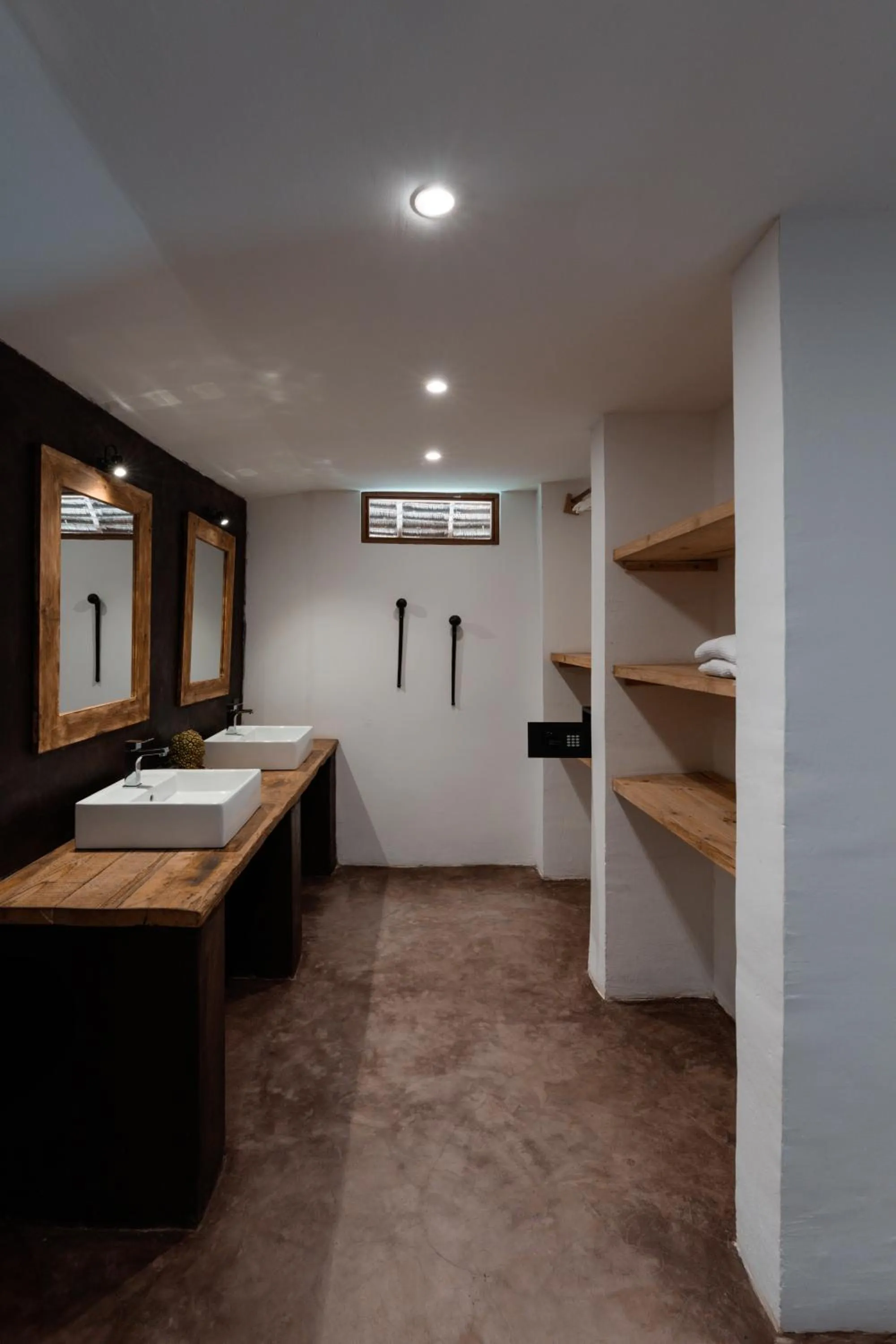 wardrobe, Bed in Mwezi Boutique Resort