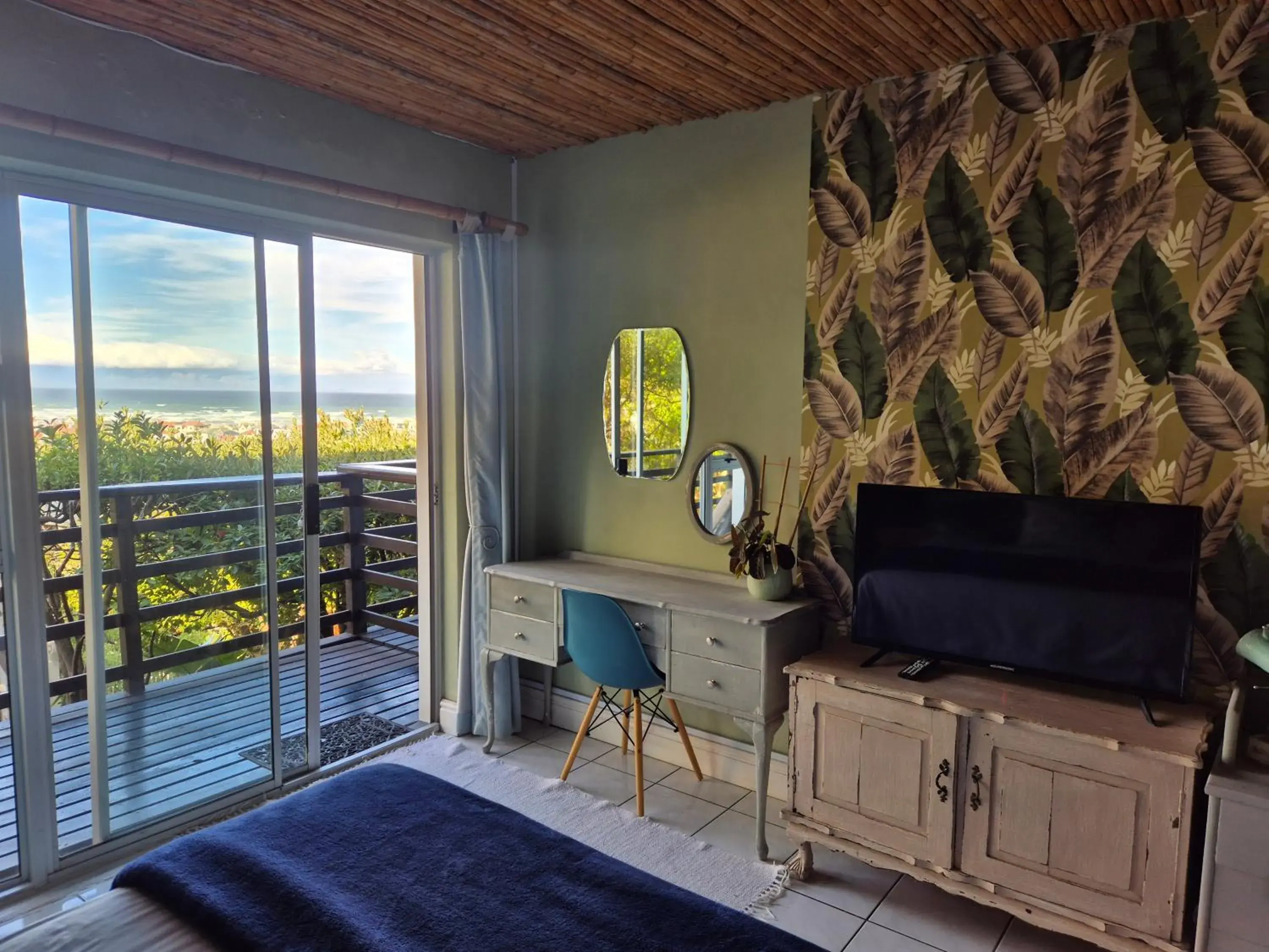 View (from property/room), Bed in Bluebottle Guesthouse View (from property/room), Bed in Bluebottle Guesthouse