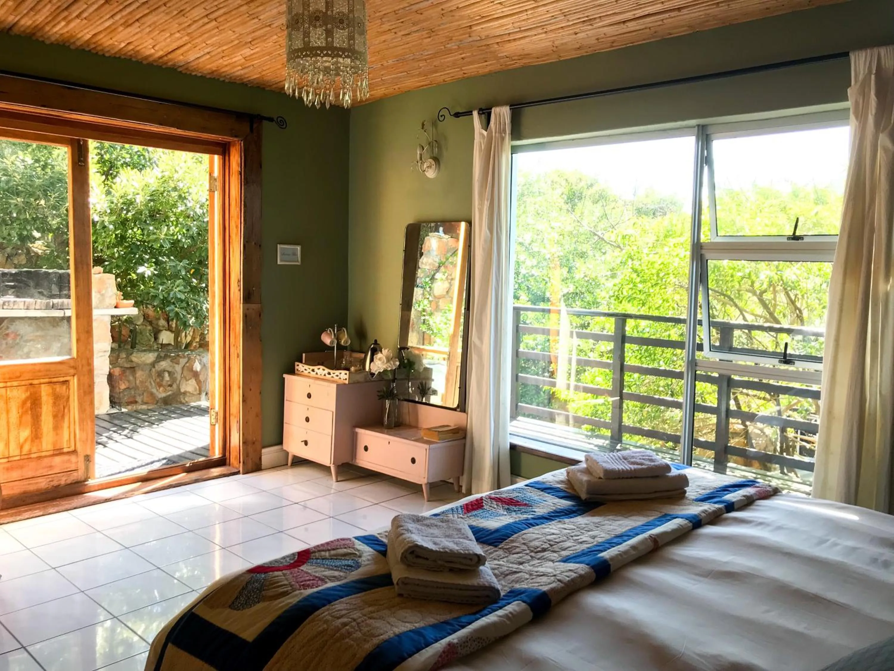 Photo of the whole room, Bed in Bluebottle Guesthouse