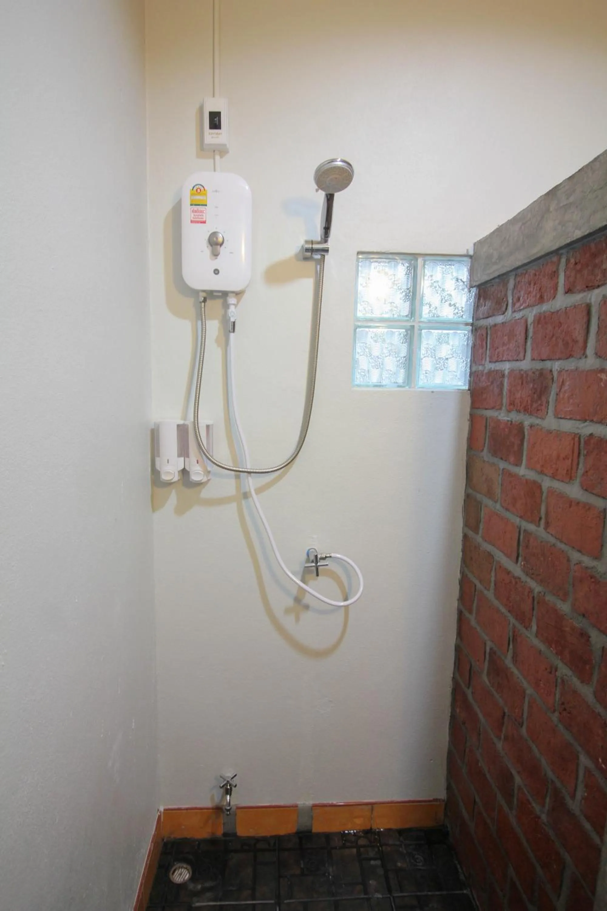 Bathroom in Koh Jum Bungalow & Hostel