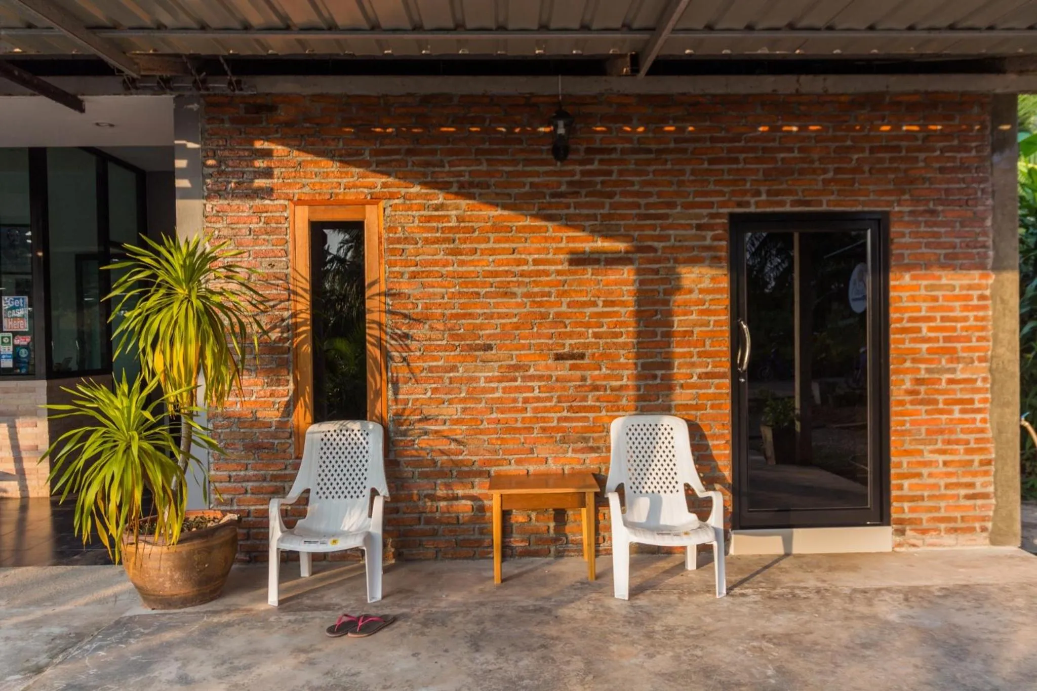 Photo of the whole room in Koh Jum Bungalow & Hostel