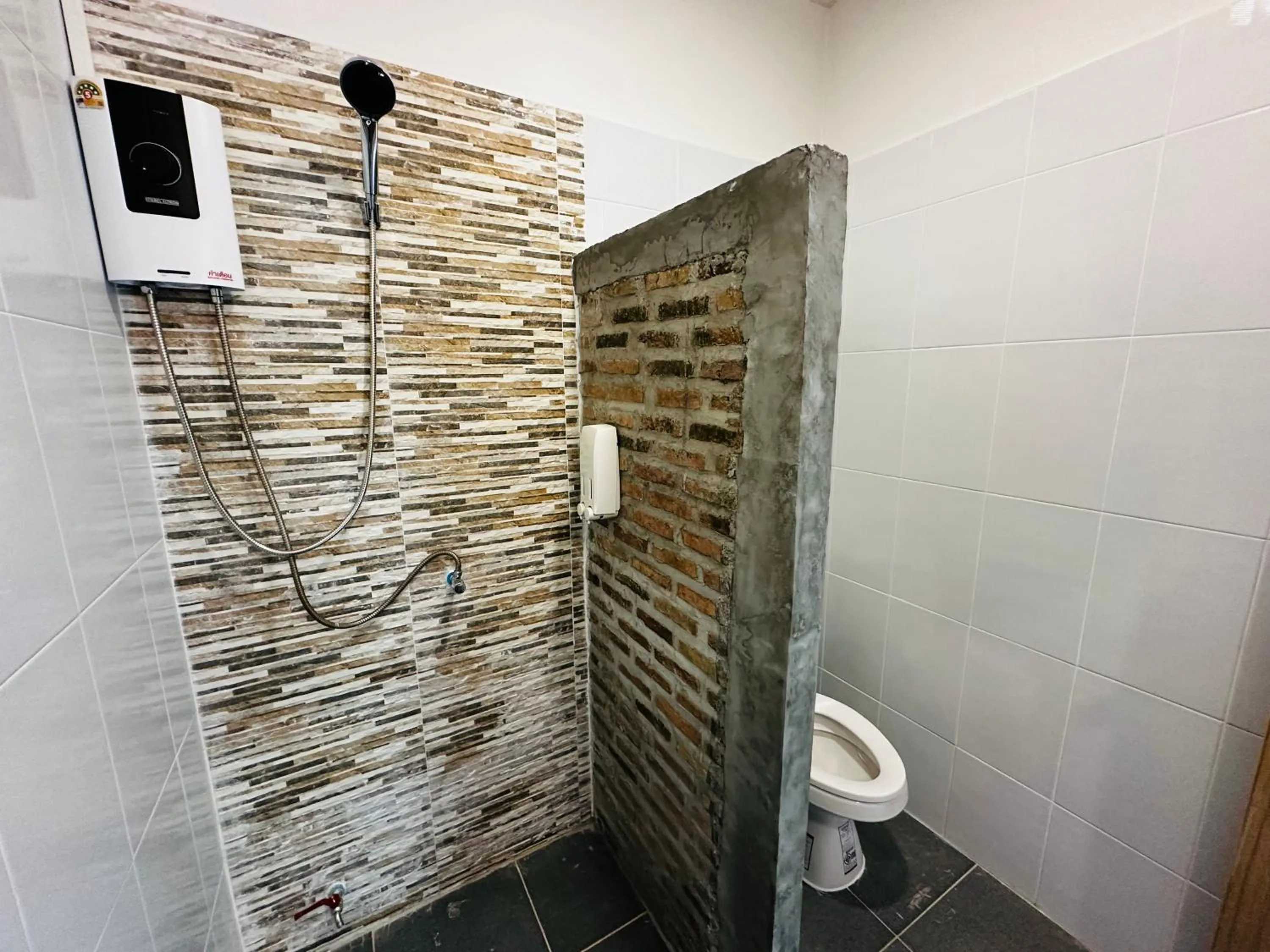 Koh Jum Bungalow & Hostel