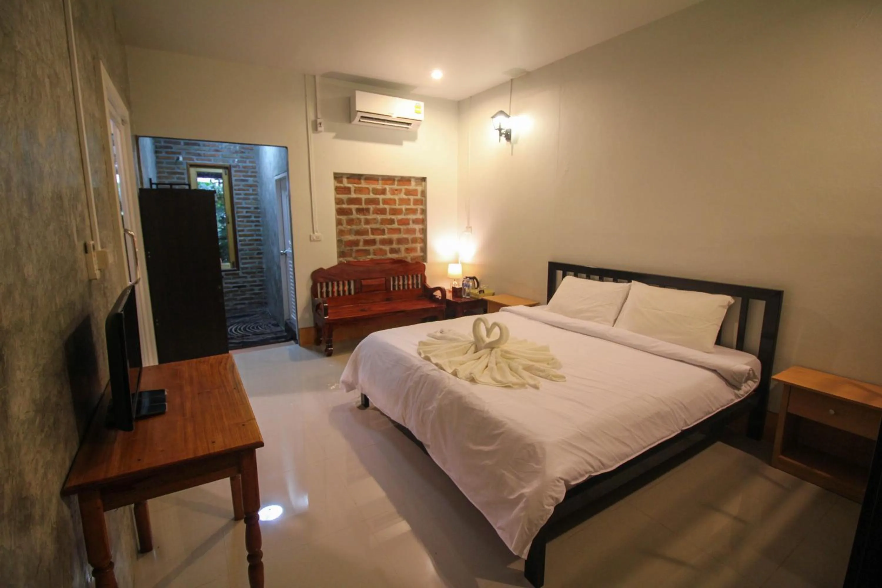 Bed in Koh Jum Bungalow & Hostel