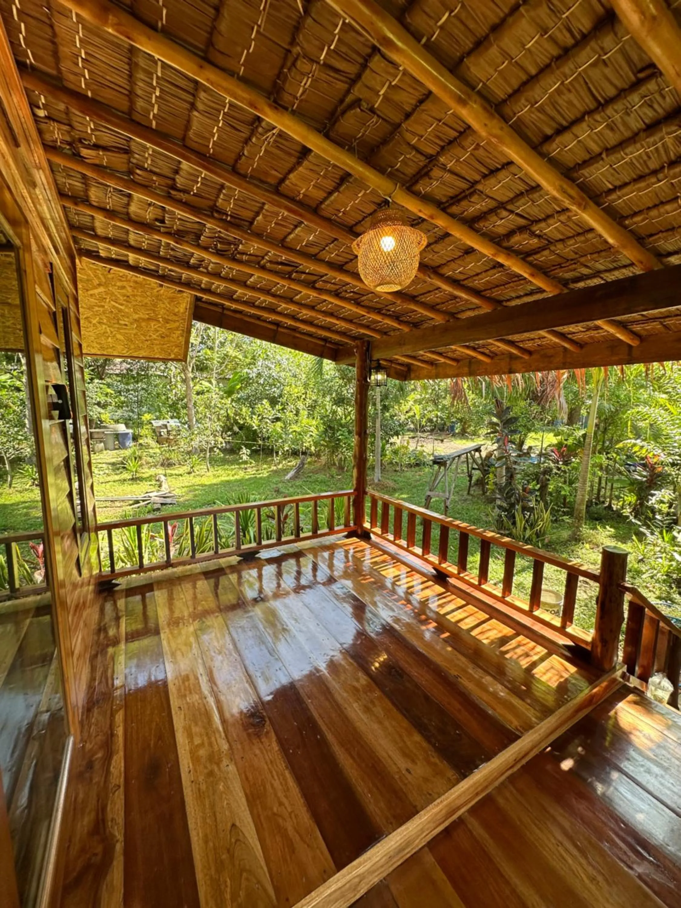 Koh Jum Bungalow & Hostel