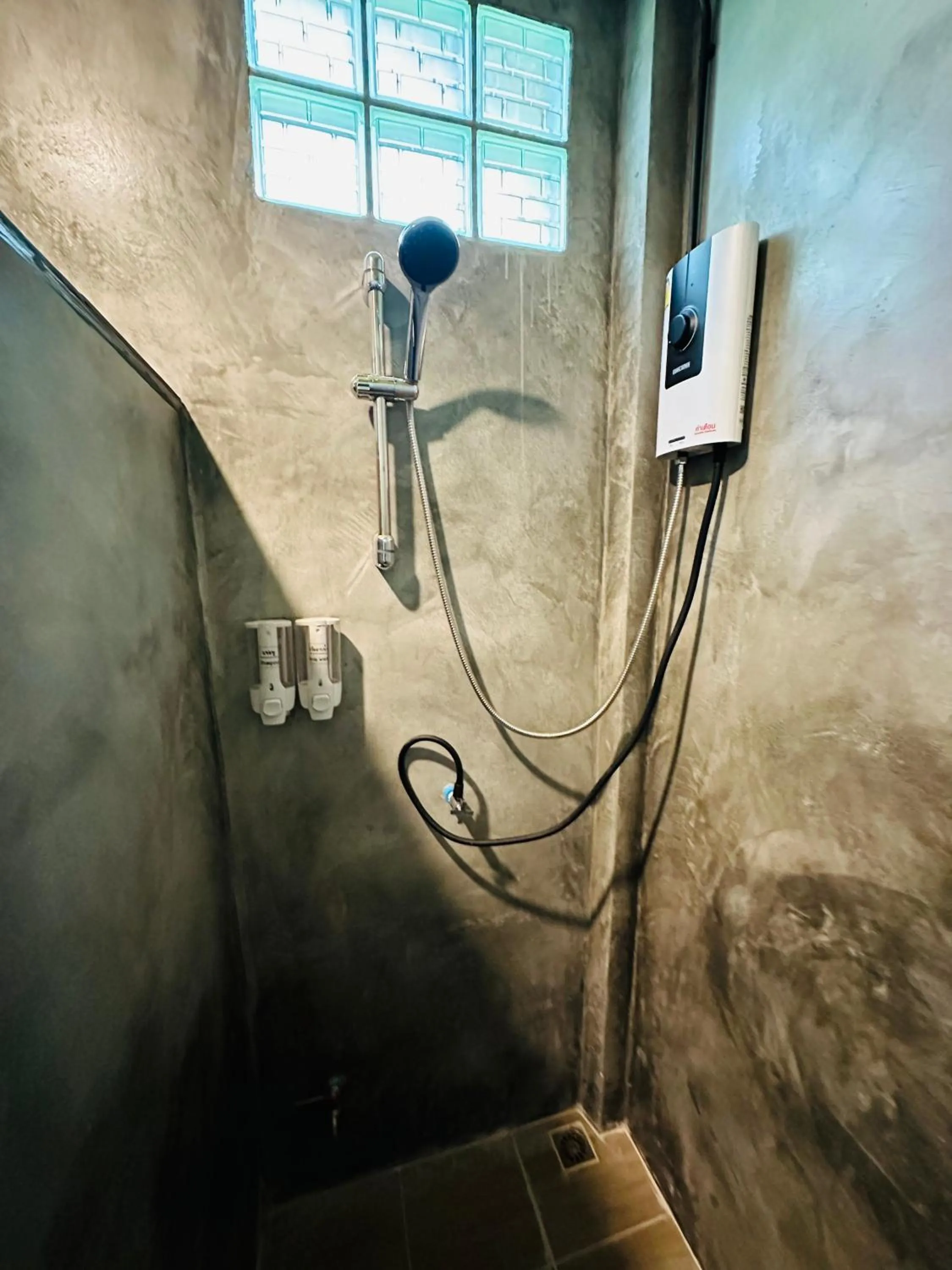 Koh Jum Bungalow & Hostel