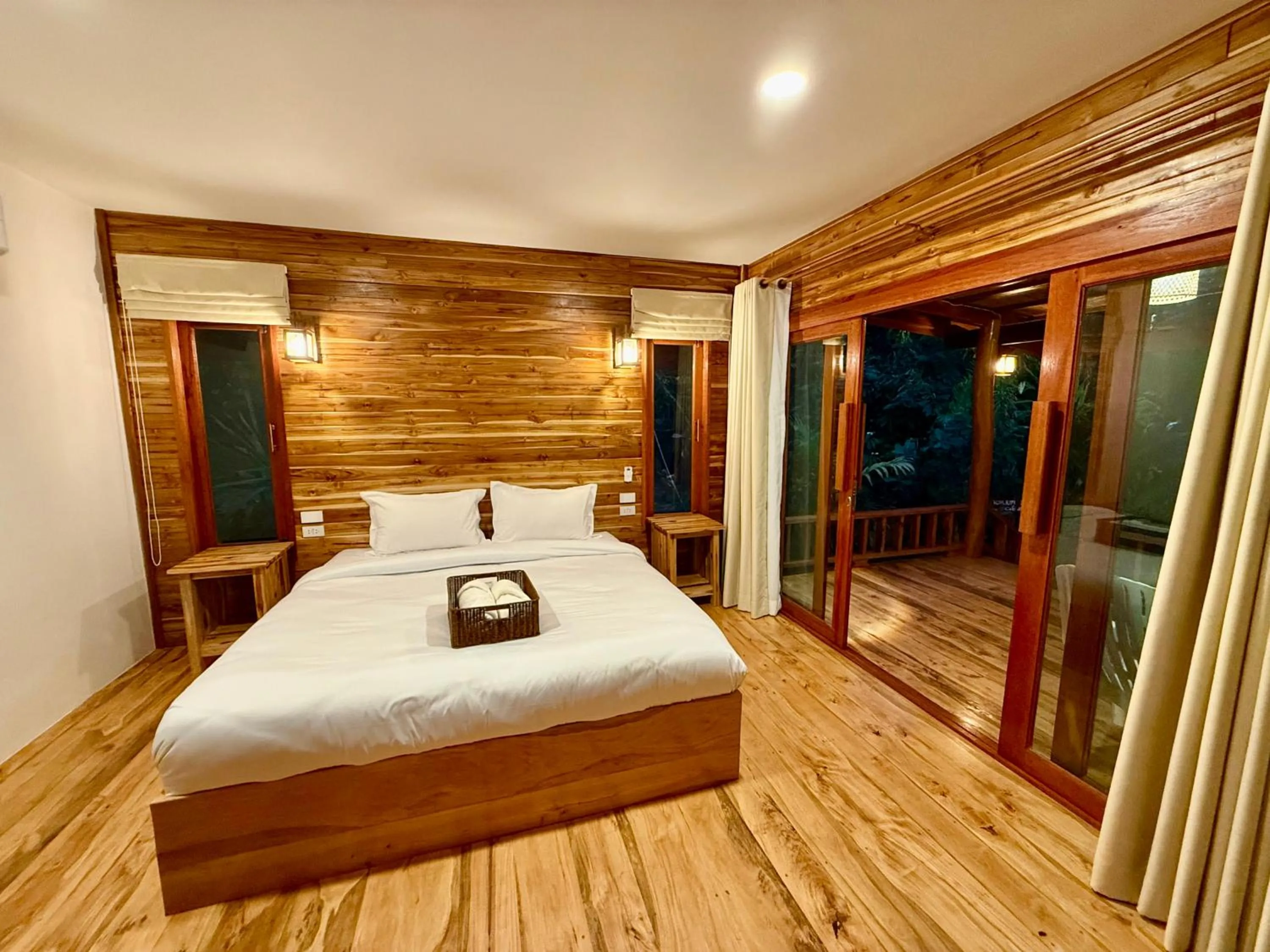 Bed in Koh Jum Bungalow & Hostel