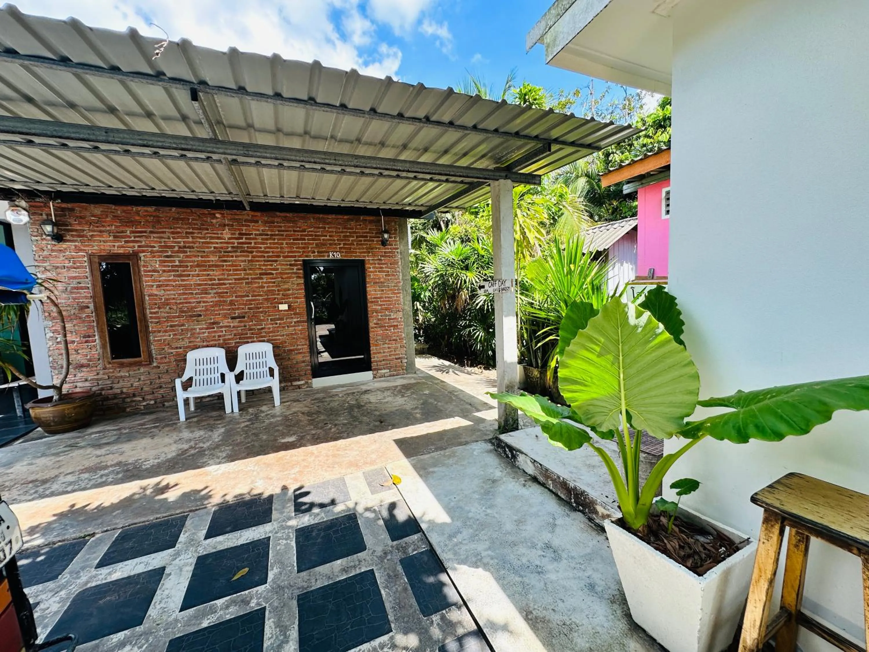 Koh Jum Bungalow & Hostel