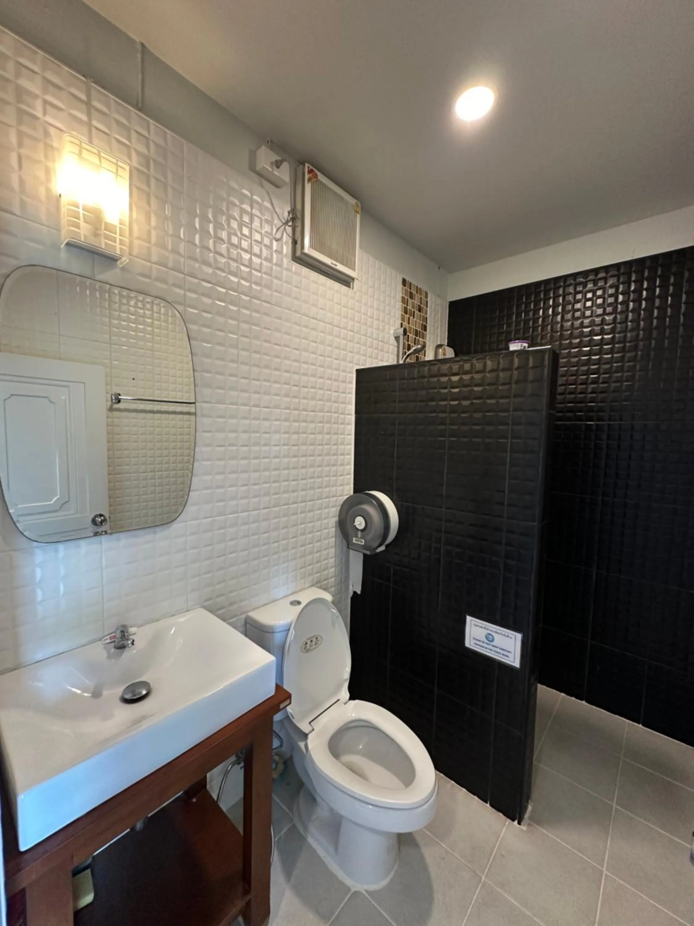 Koh Jum Bungalow & Hostel