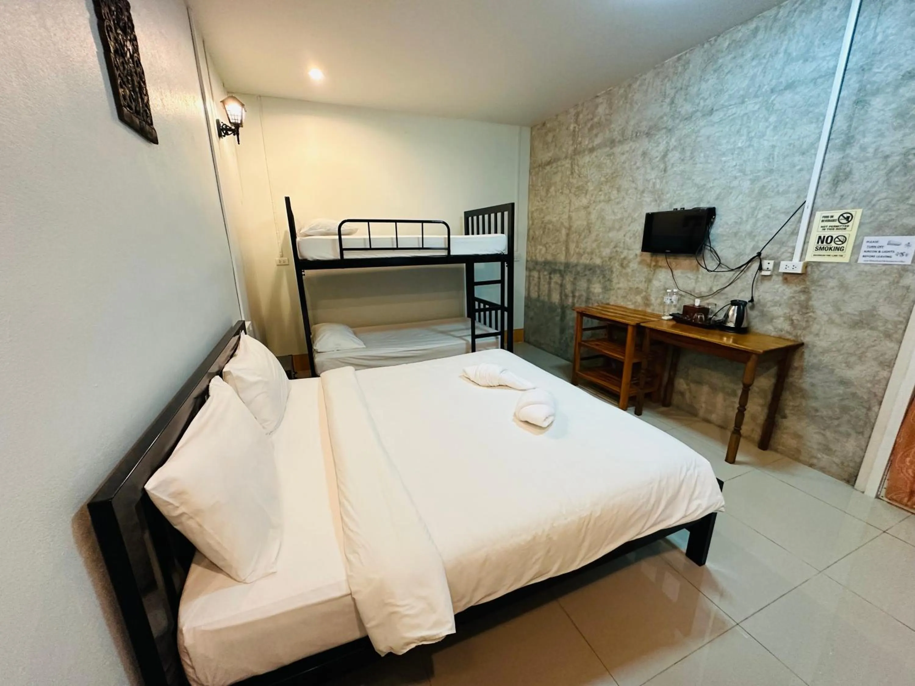 Bed in Koh Jum Bungalow & Hostel