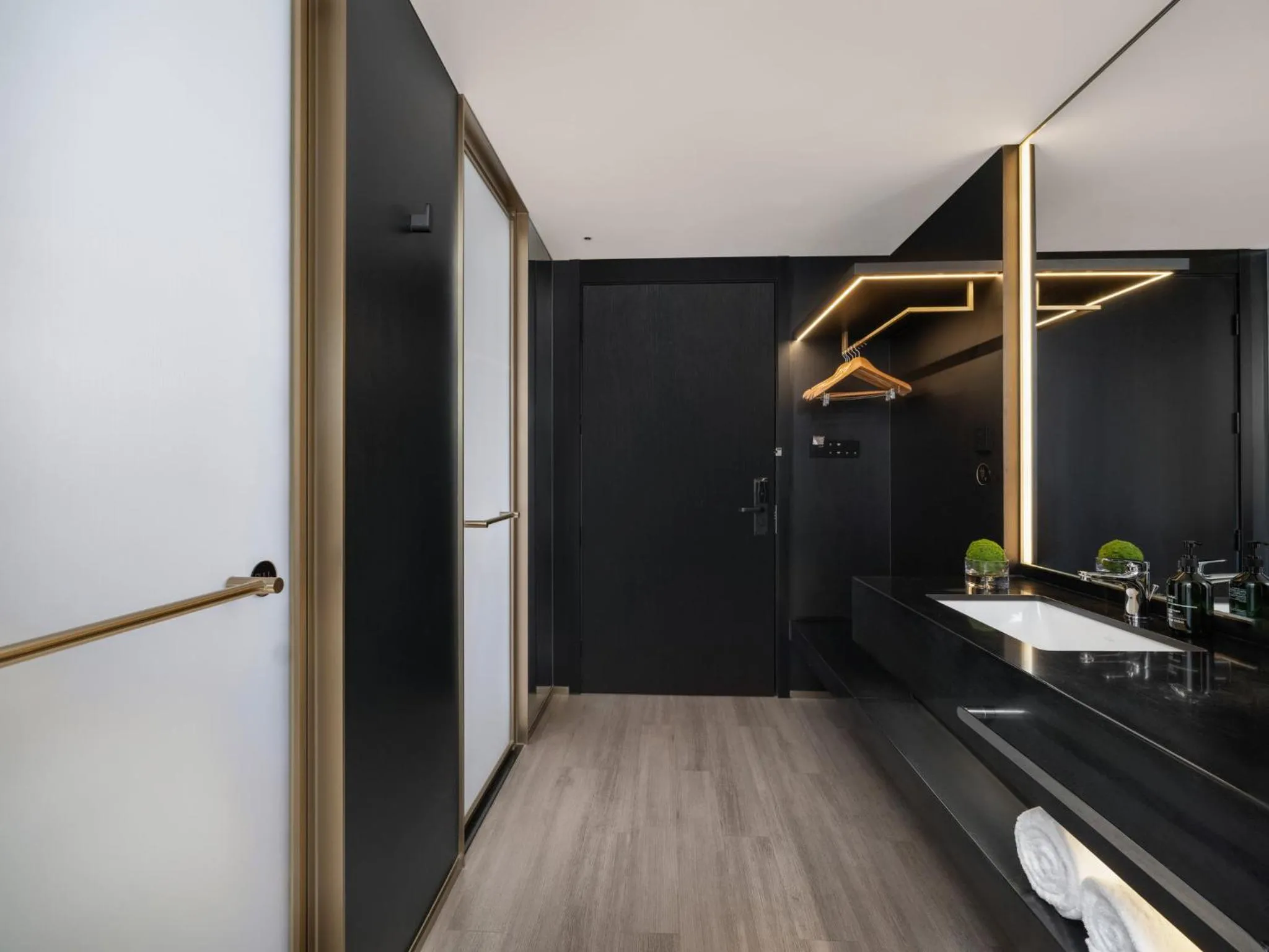 Bathroom in Garner Hotel Beijing 798 Art District by IHG