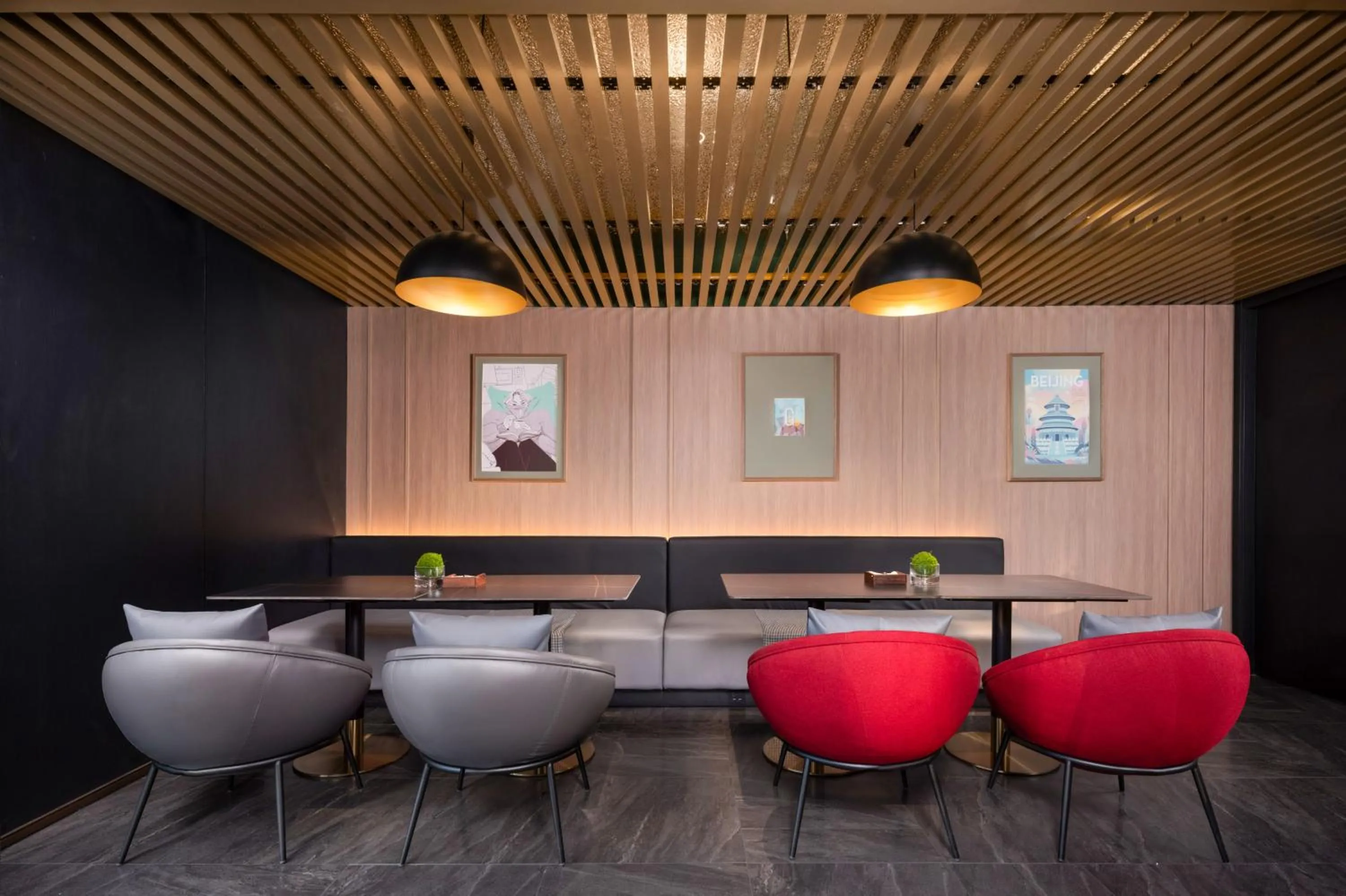Restaurant/places to eat in Garner Hotel Beijing 798 Art District by IHG