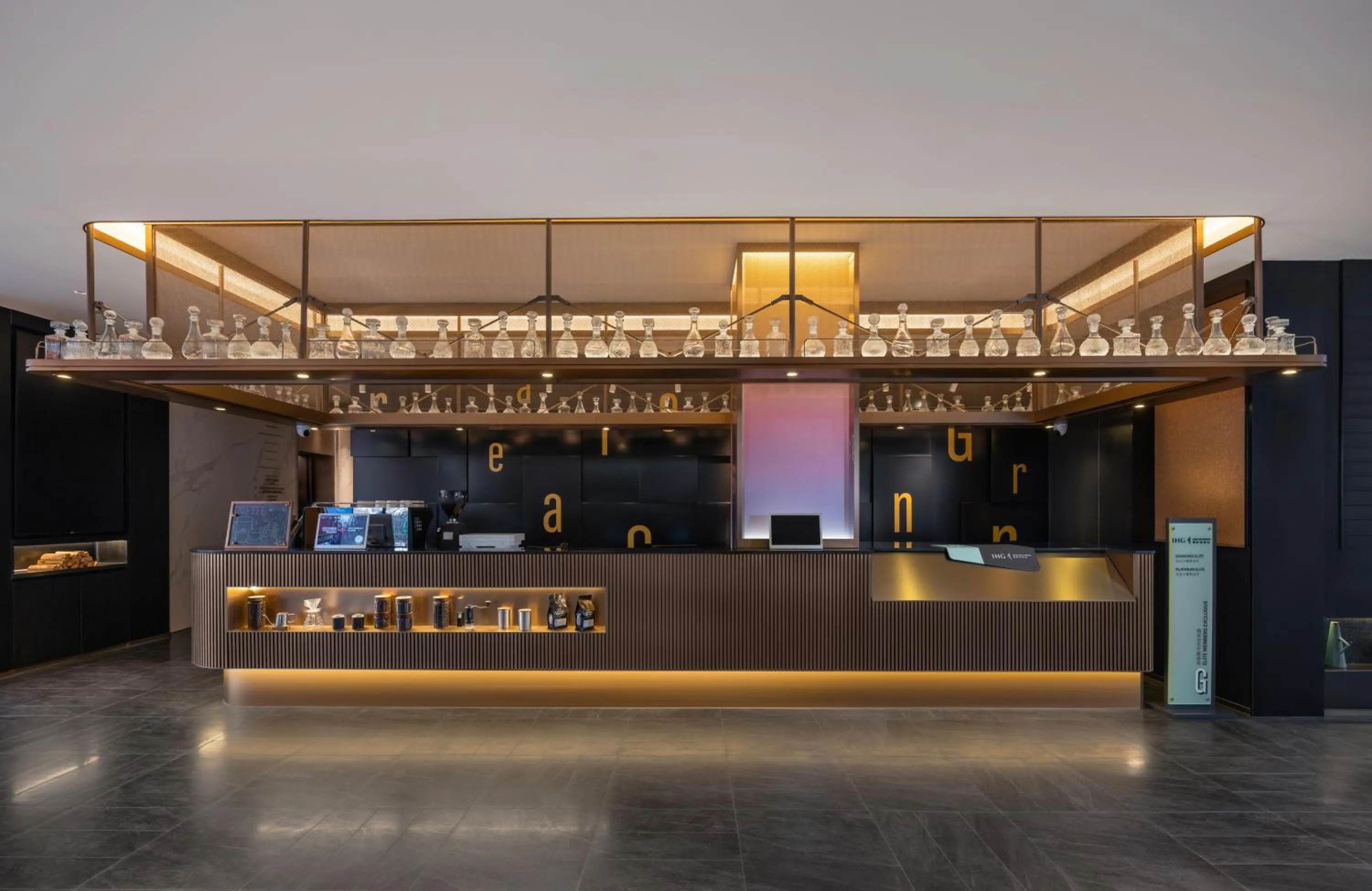 Lobby or reception in Garner Hotel Beijing 798 Art District by IHG