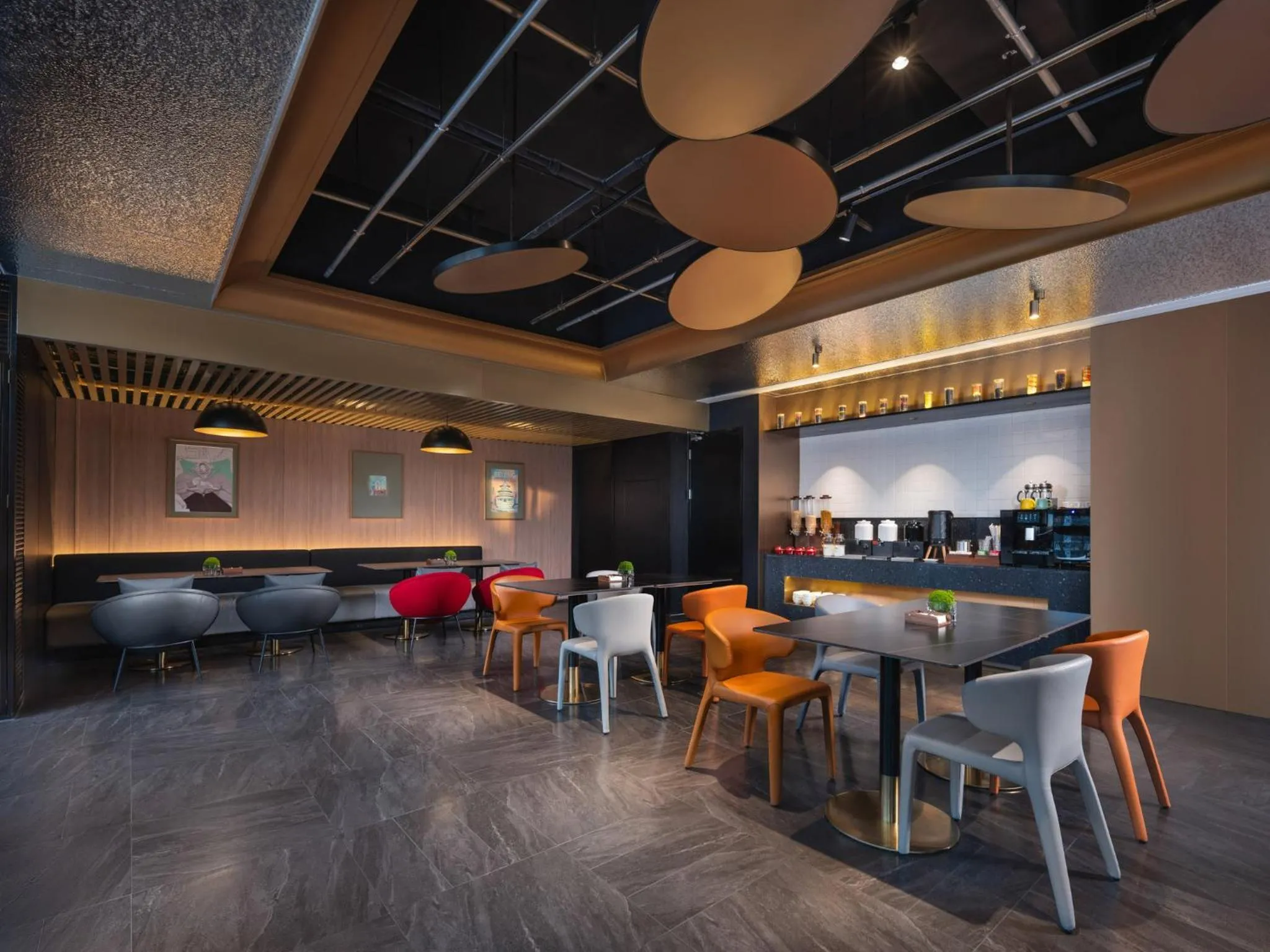 Restaurant/places to eat in Garner Hotel Beijing 798 Art District by IHG