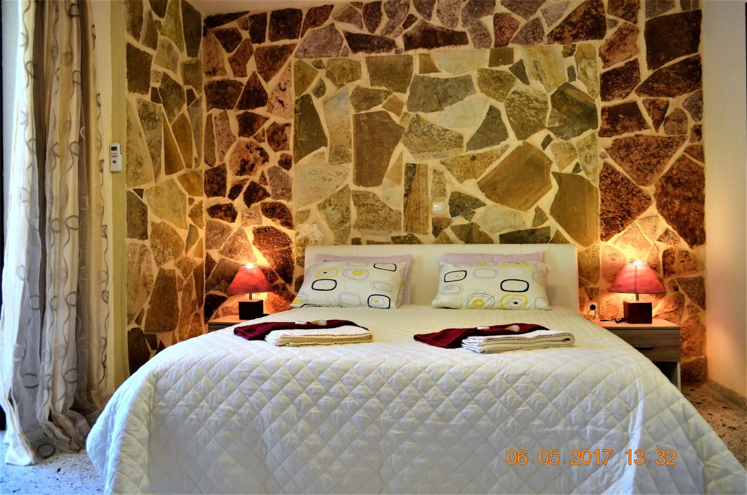 Deluxe Apartment - single occupancy in Apartments Zoumperi
