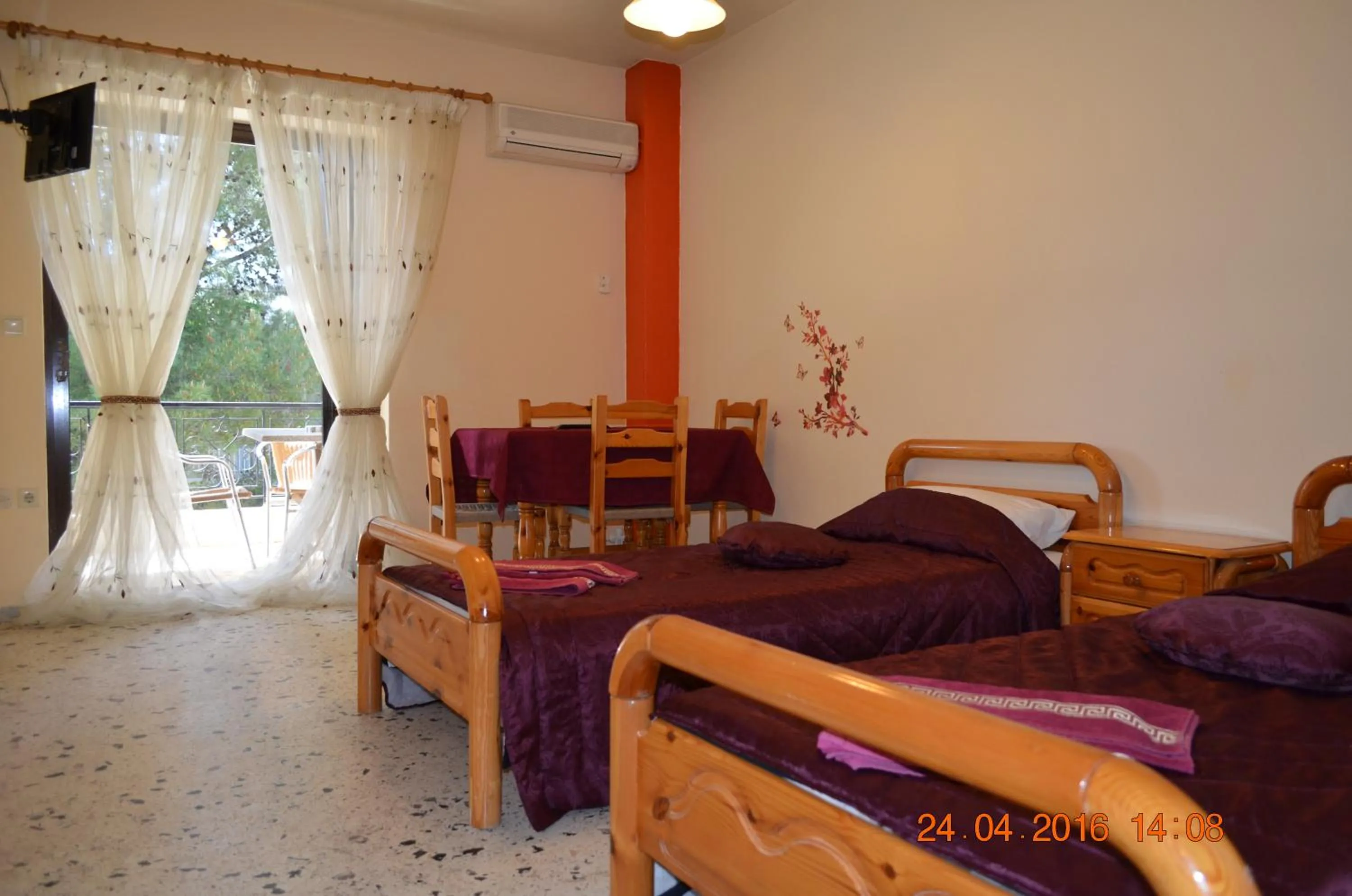 Apartment with Balcony - single occupancy in Apartments Zoumperi