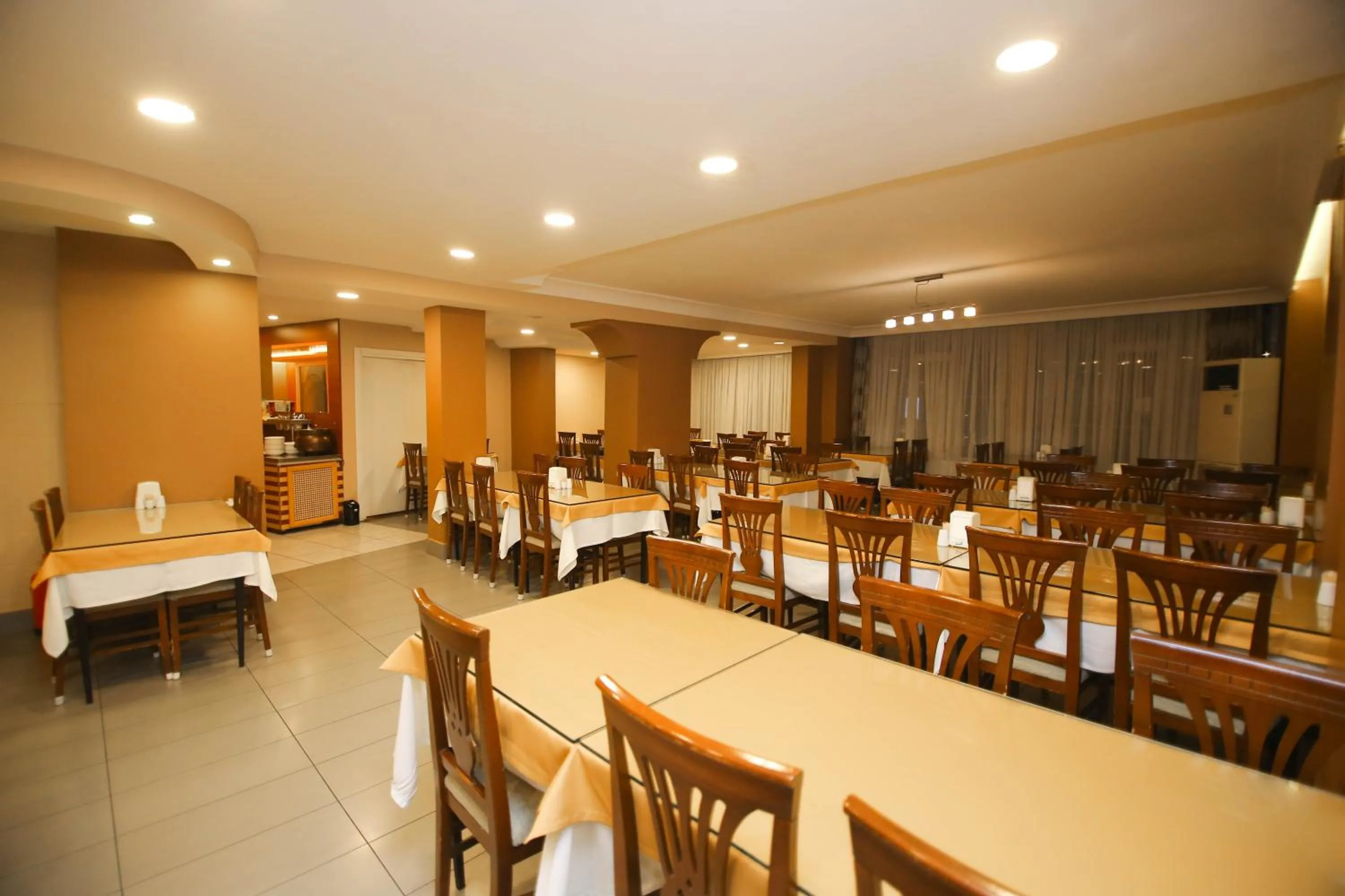 Restaurant/places to eat in Sahinler Hotel