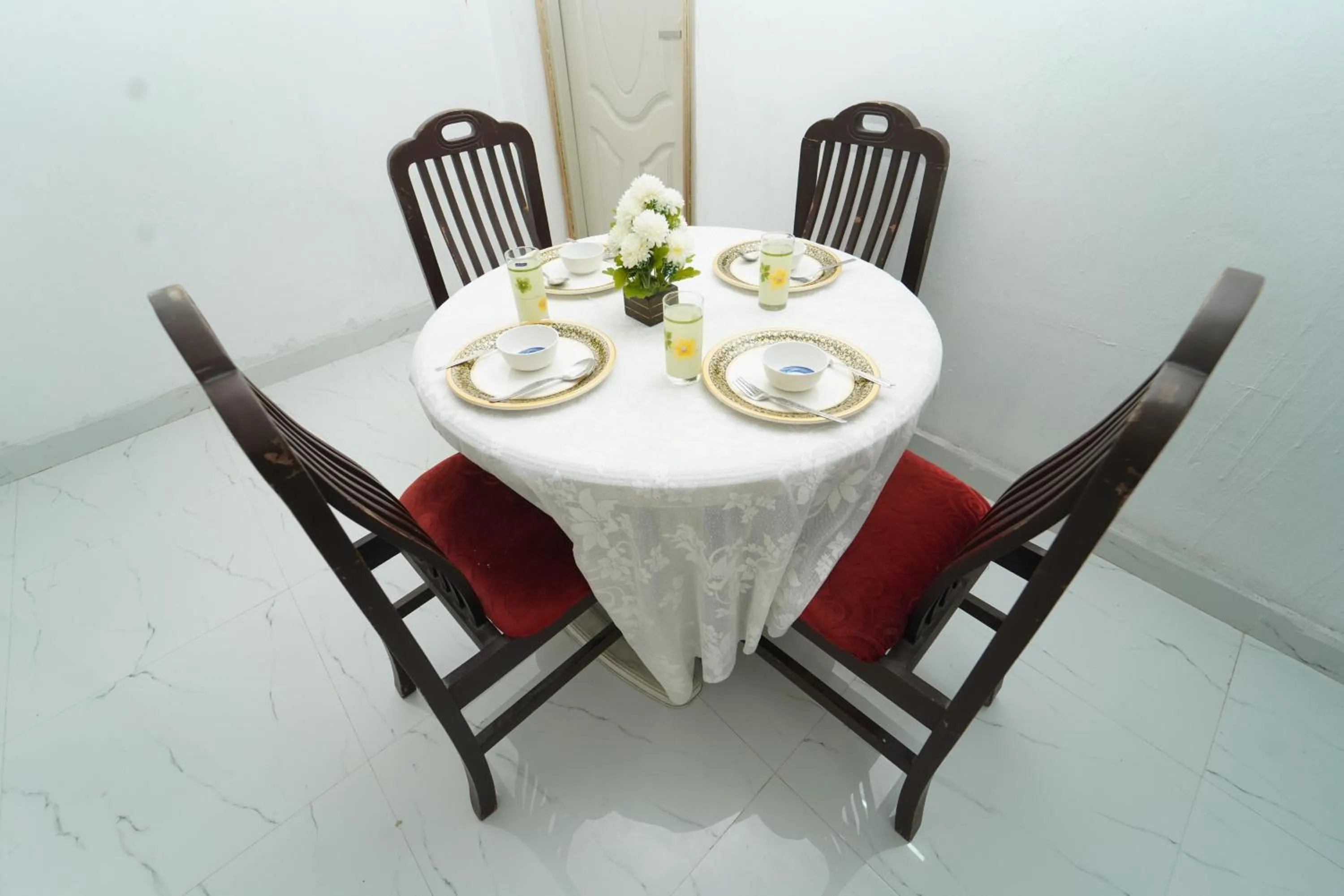 Blue Horizon Apartment 2BHK Nr Marina Beach