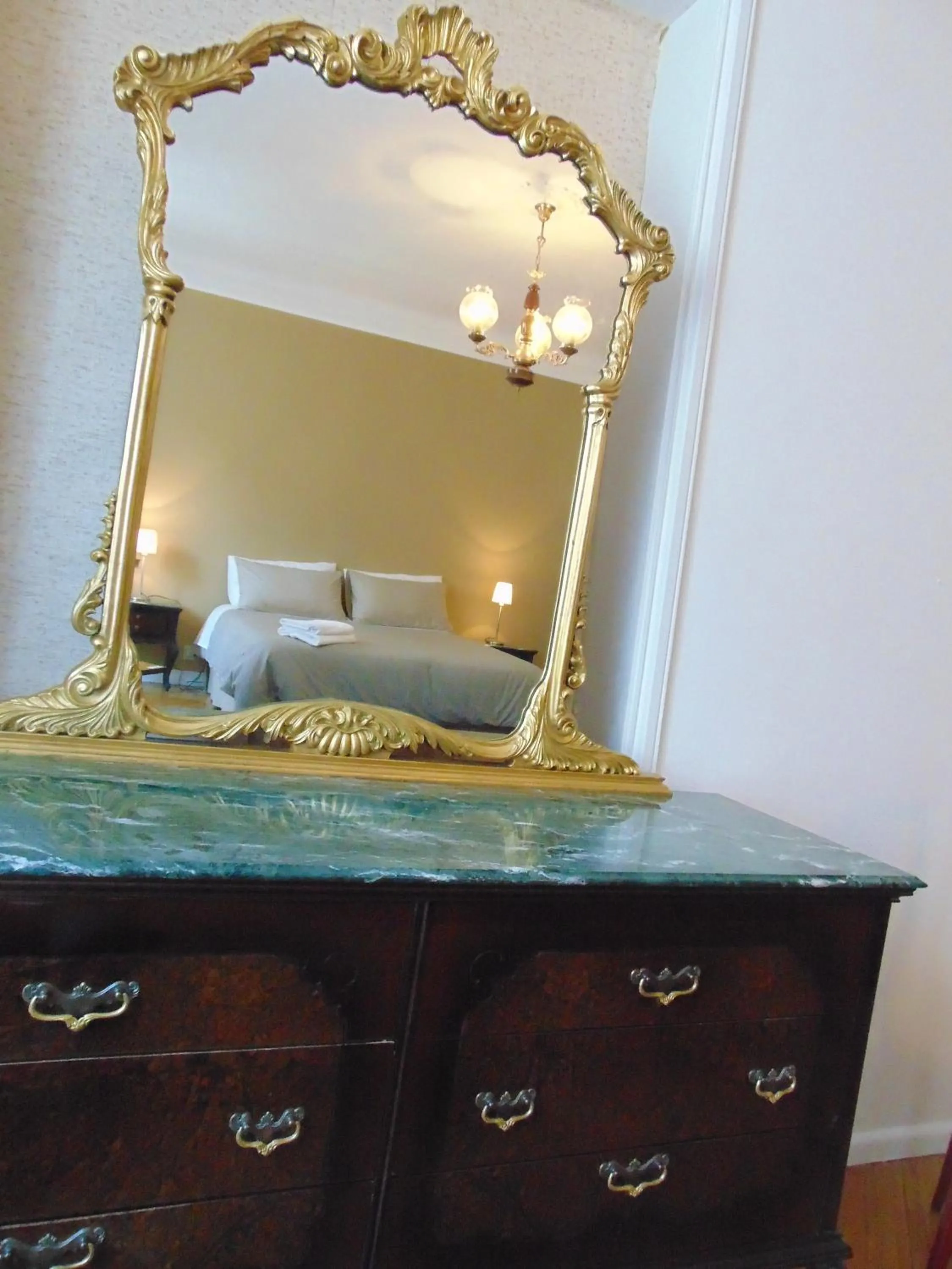 Decorative detail, Bed in Affittacamere San Lazzaro