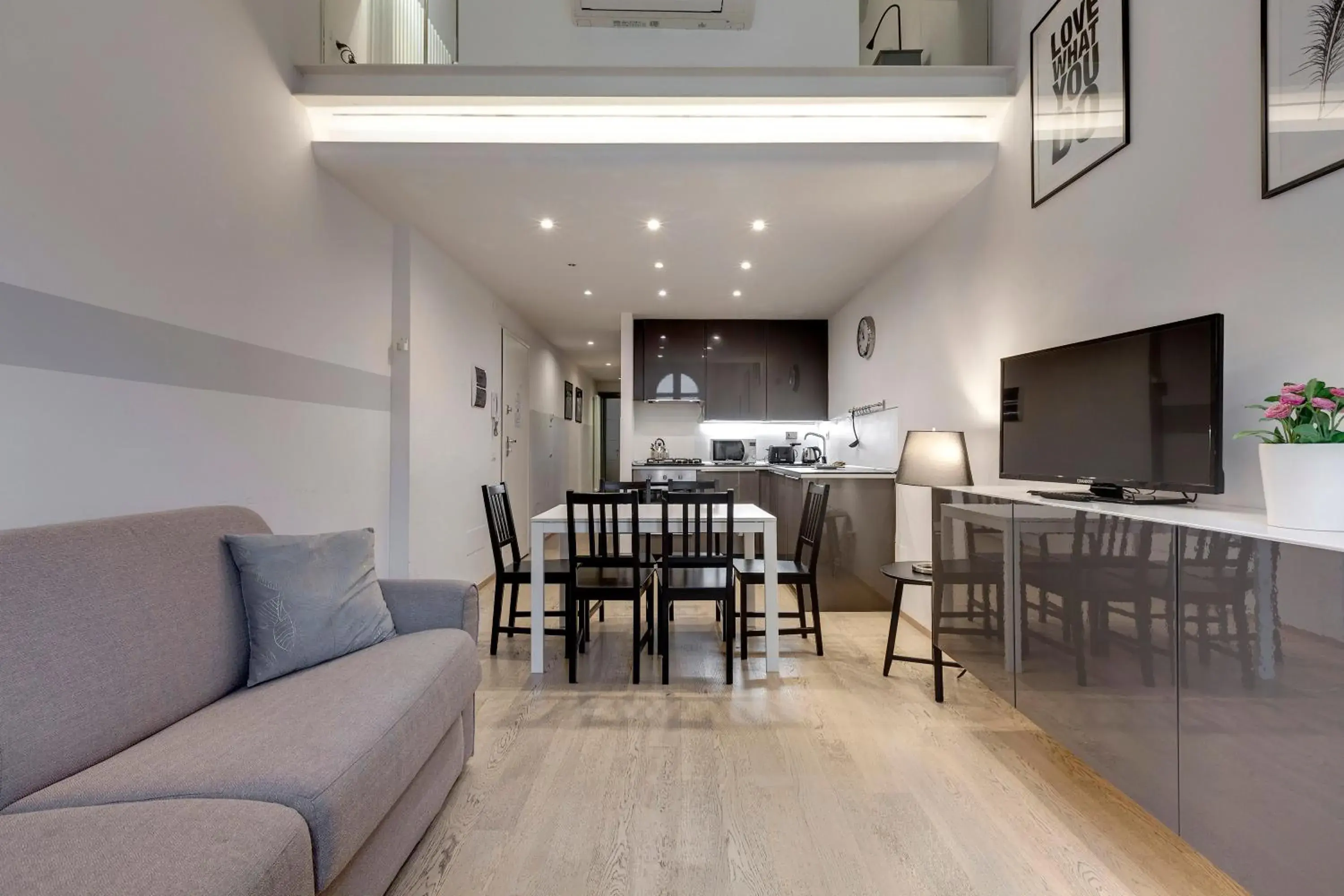 Two-Bedroom Apartment in San Zanobi Apartments by Mamo Florence Two-Bedroom Apartment in San Zanobi Apartments by Mamo Florence