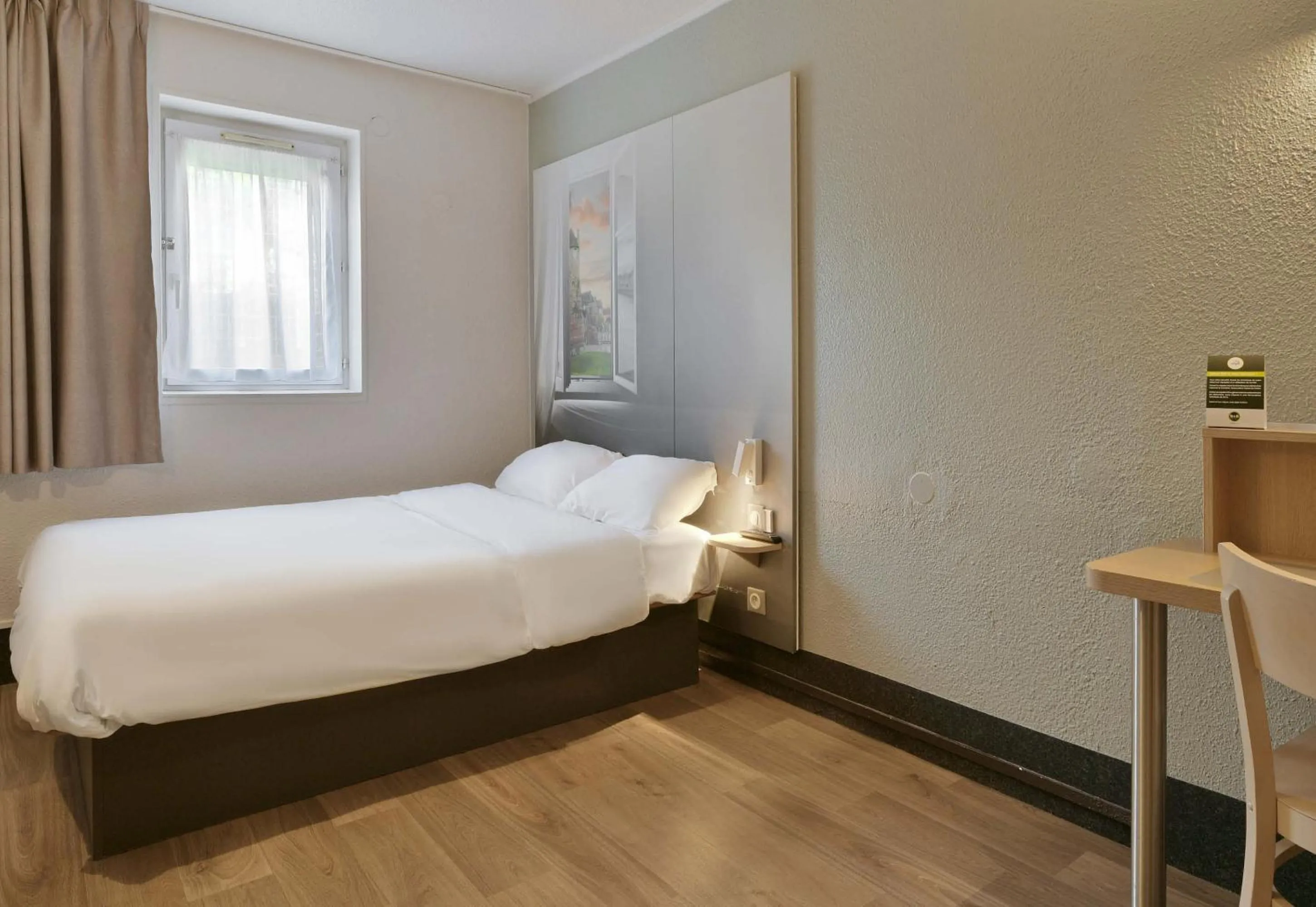 Bedroom, Bed in B&B HOTEL Le Mans Nord 1