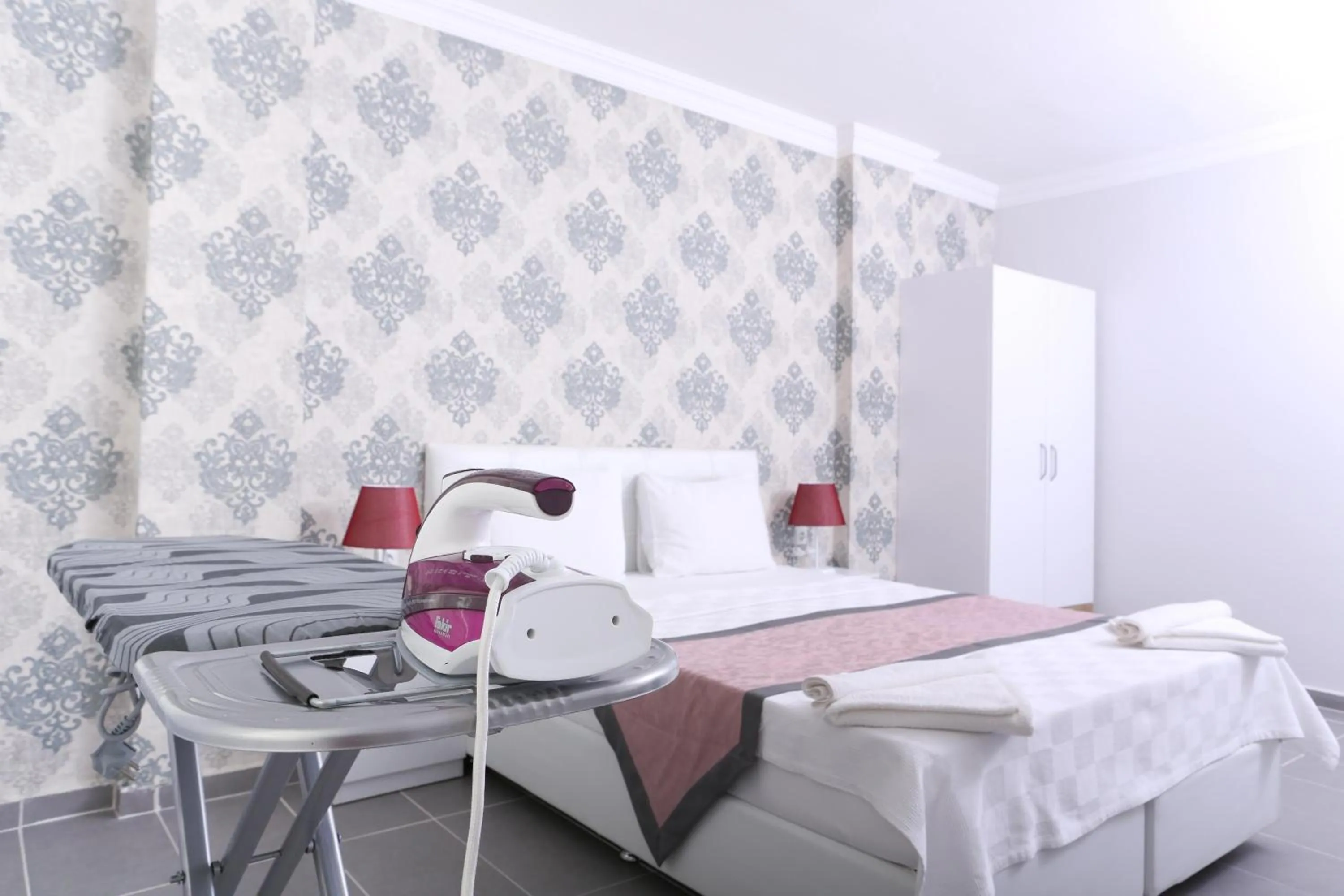 Bedroom, Bed in Sunset Village