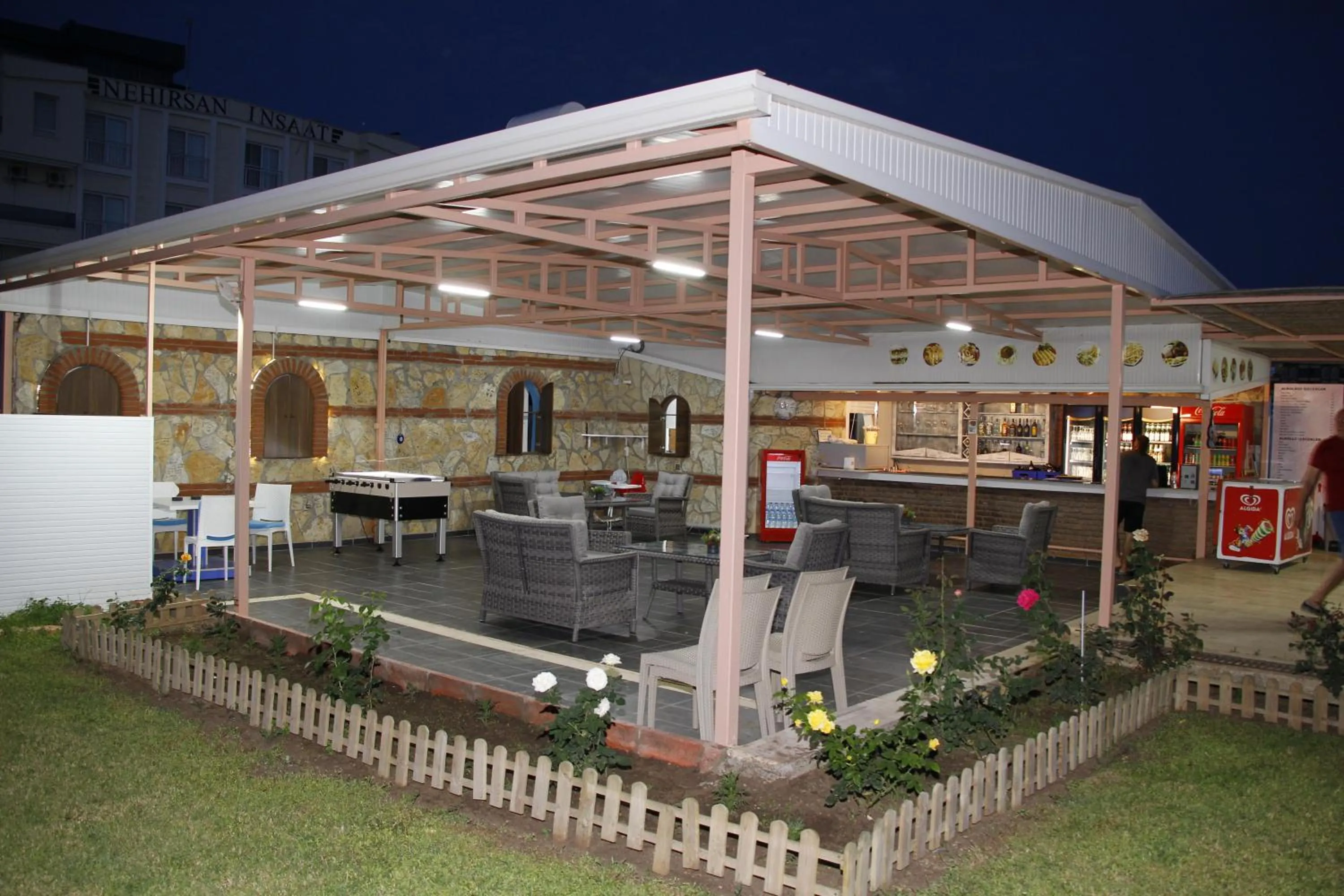 Restaurant/places to eat in Sunset Village