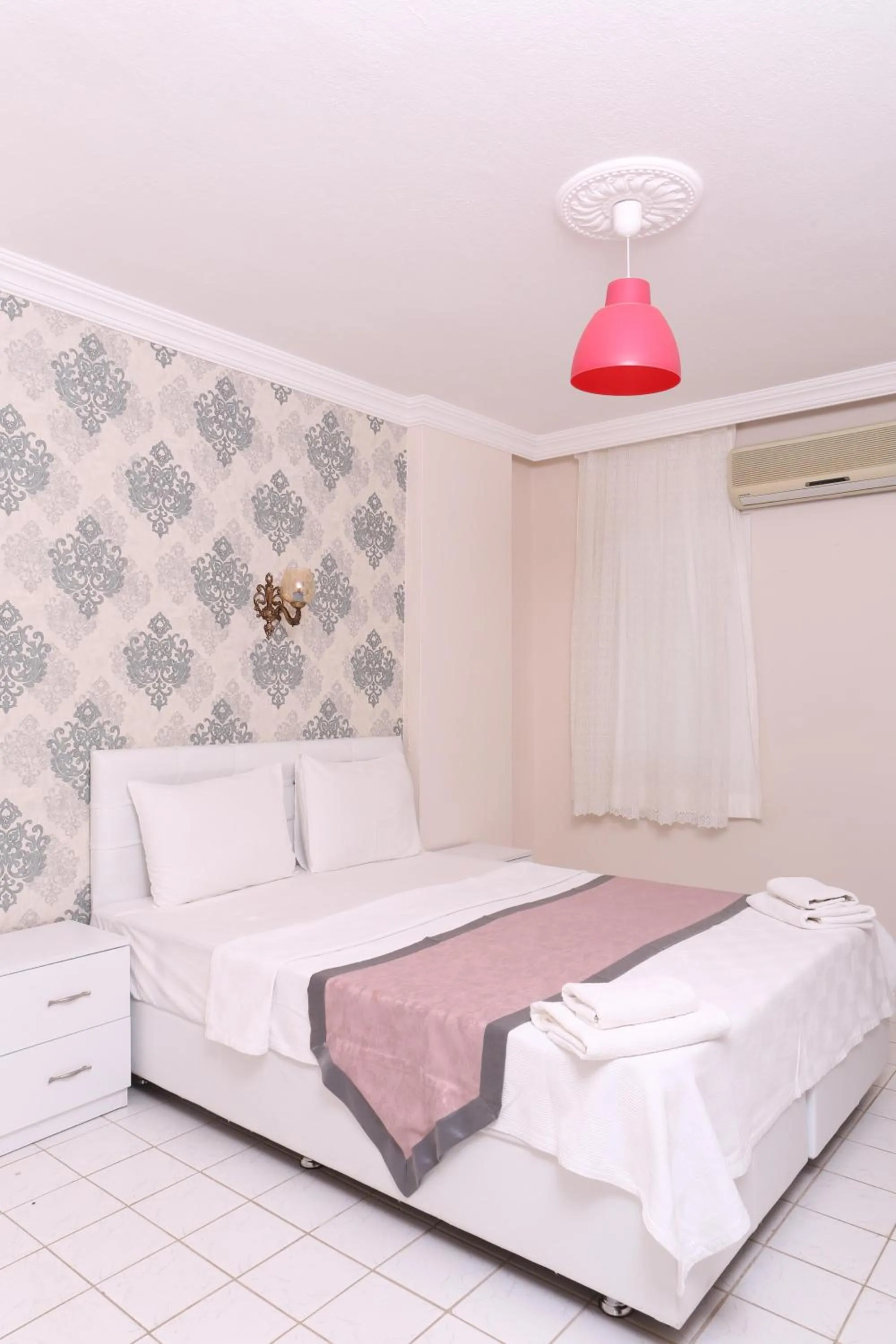 Bedroom, Bed in Sunset Village