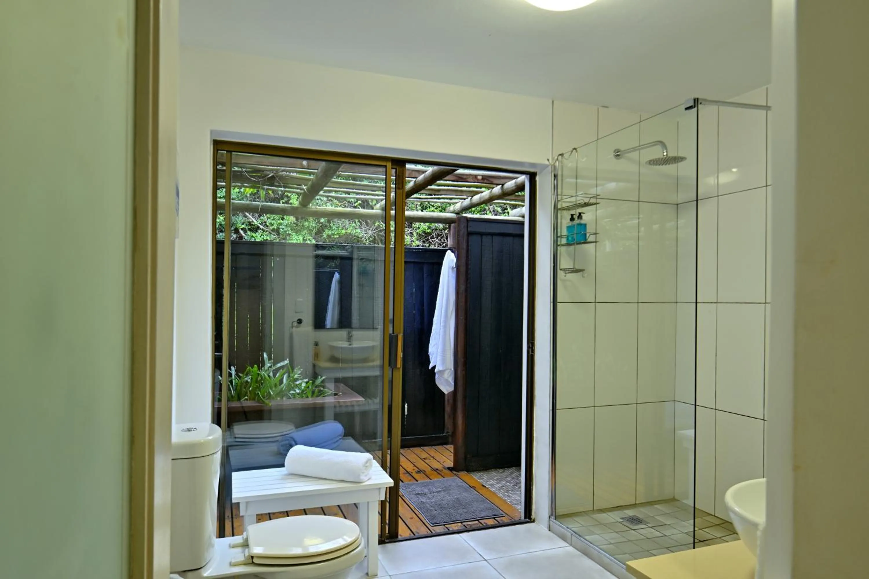Shower in BonBini Guest House