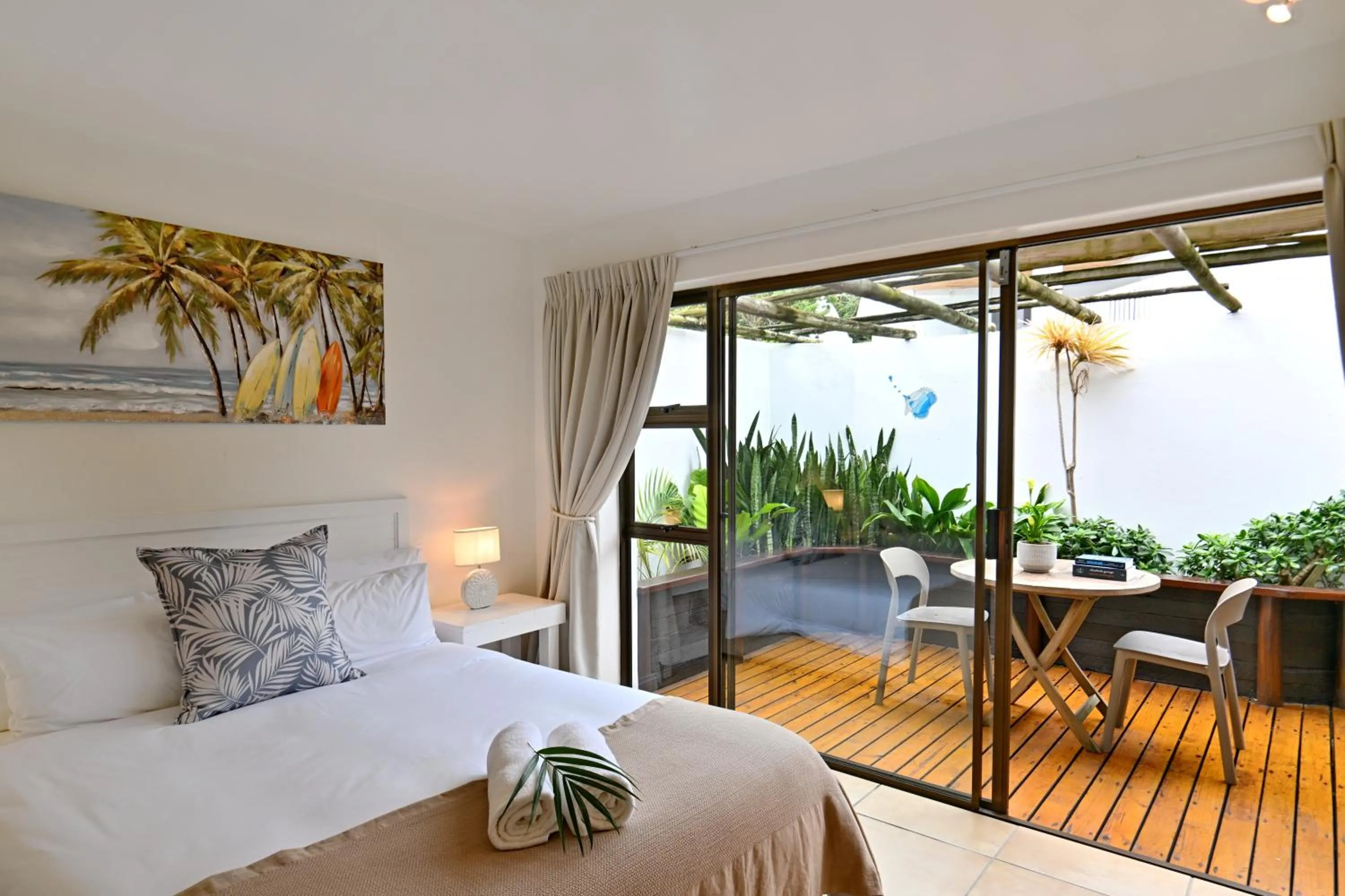 Balcony/Terrace, Bed in BonBini Guest House