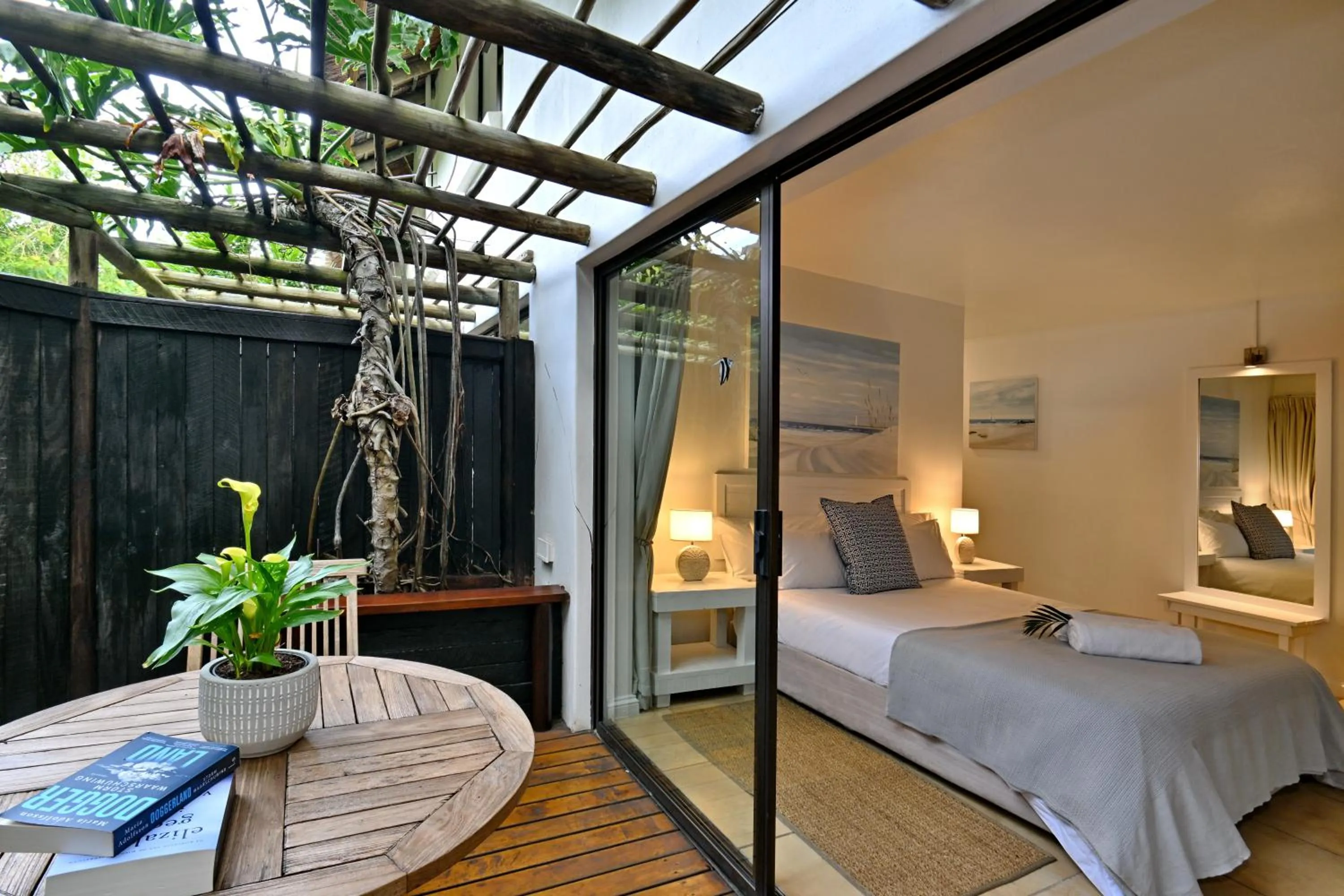 Photo of the whole room, Bed in BonBini Guest House