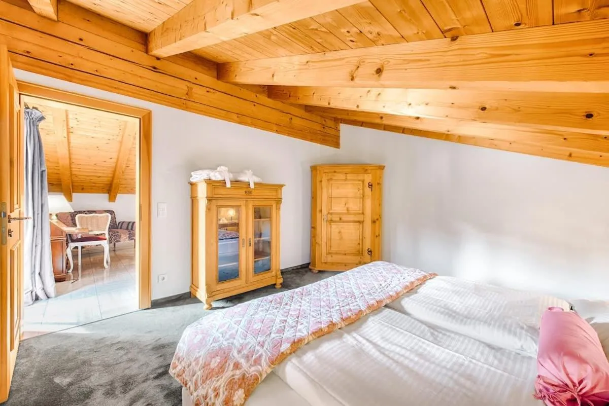Central Park - Alpine Apartment