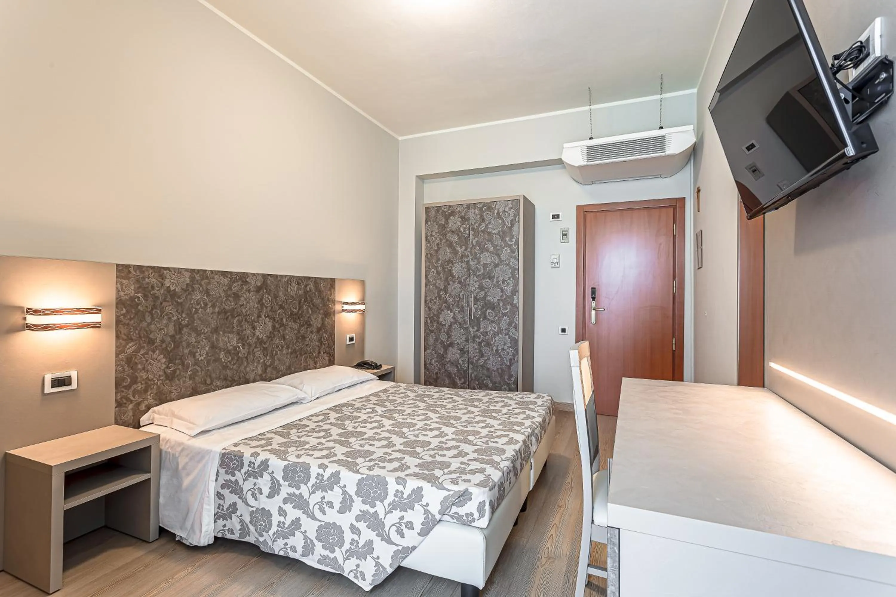 Bedroom, Bed in Hotel San Giorgio