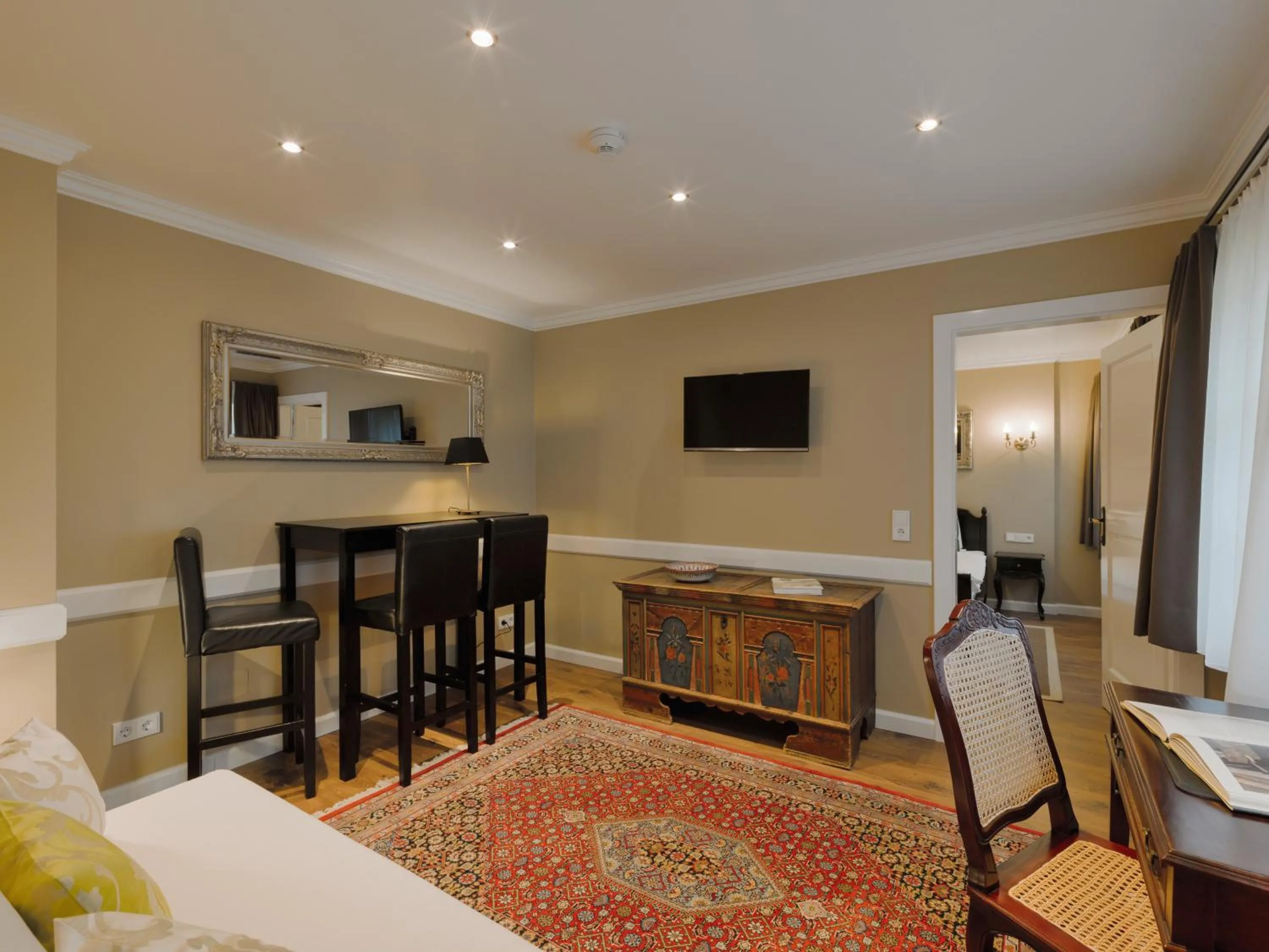 Living room, Bed in Schneider Hof Boutique-Hotel Garni Superior