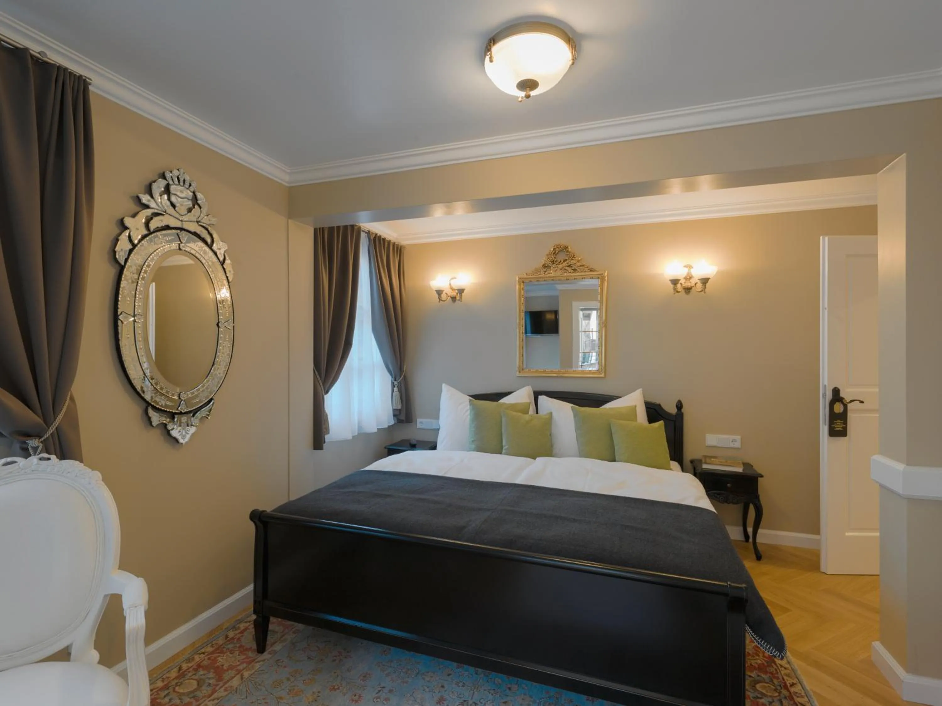 Bedroom, Bed in Schneider Hof Boutique-Hotel Garni Superior