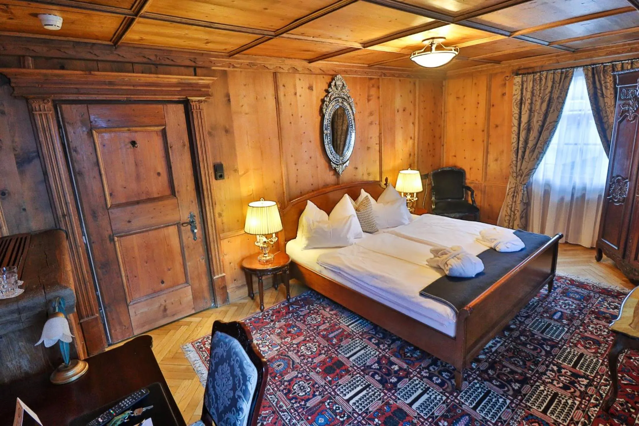Photo of the whole room, Bed in Schneider Hof Boutique-Hotel Garni Superior