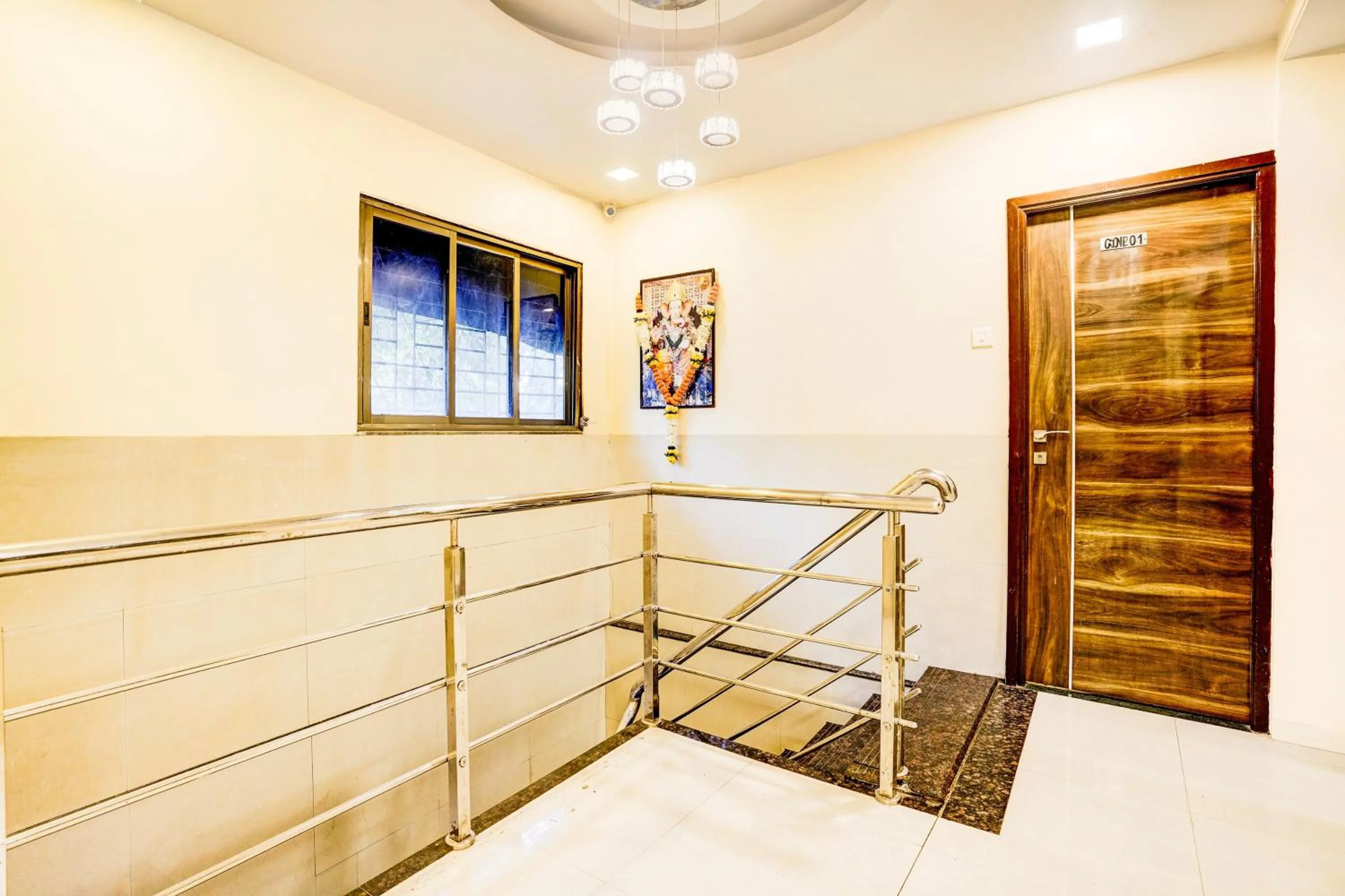 Lobby or reception, Bed in Super Collection O Airport Metro Andheri East