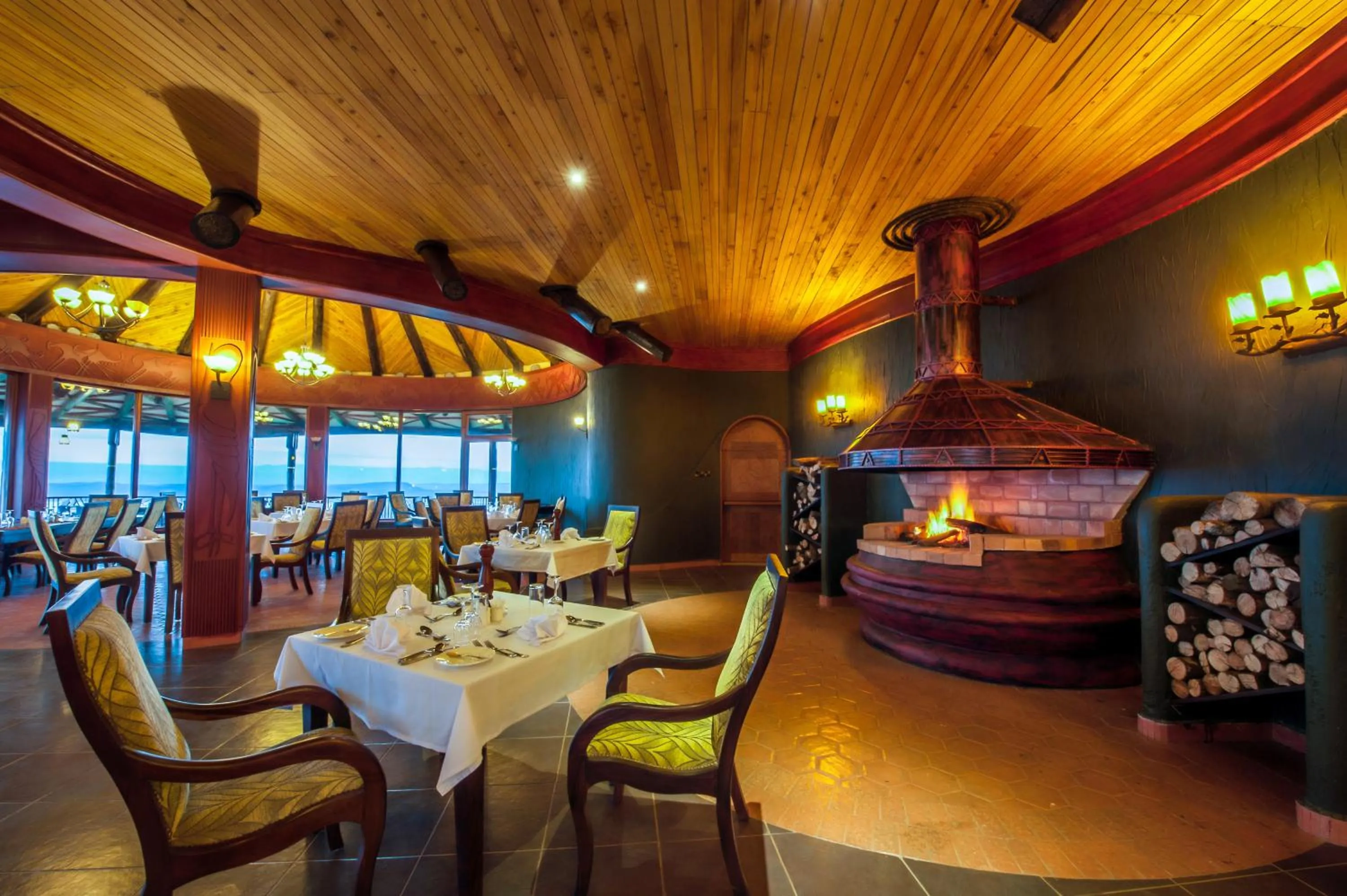 Restaurant/places to eat in Lake Nakuru Sopa Lodge