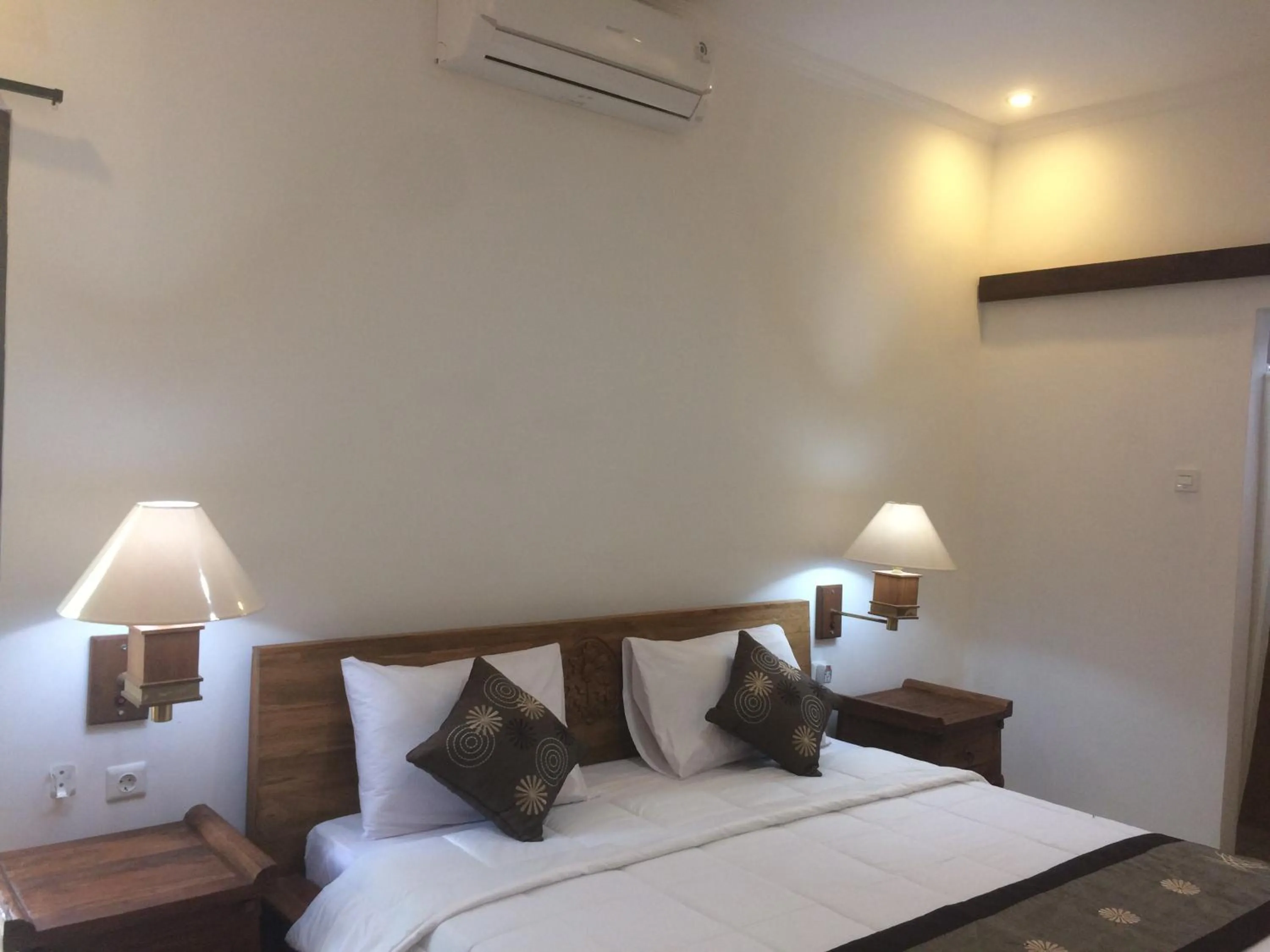 Property building, Bed in Ubud Rooms B&B