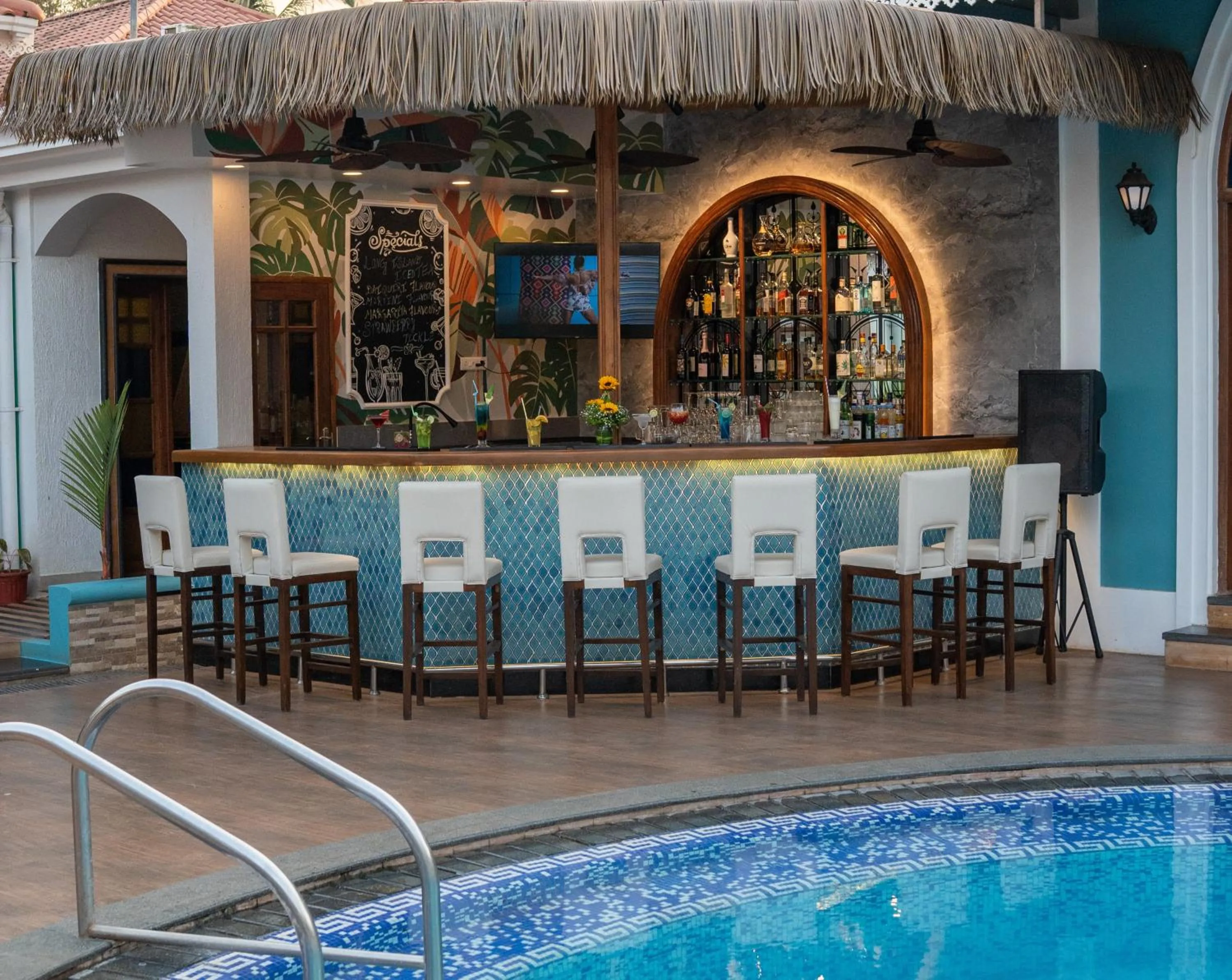 Lounge or bar in The Grand Leoney Resort