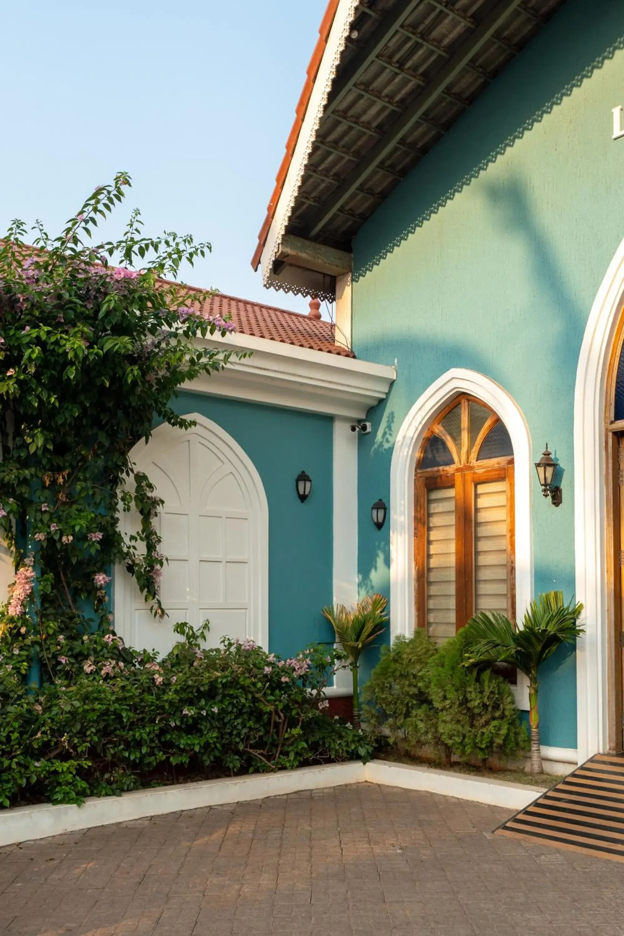Facade/entrance in The Grand Leoney Resort Facade/entrance in The Grand Leoney Resort