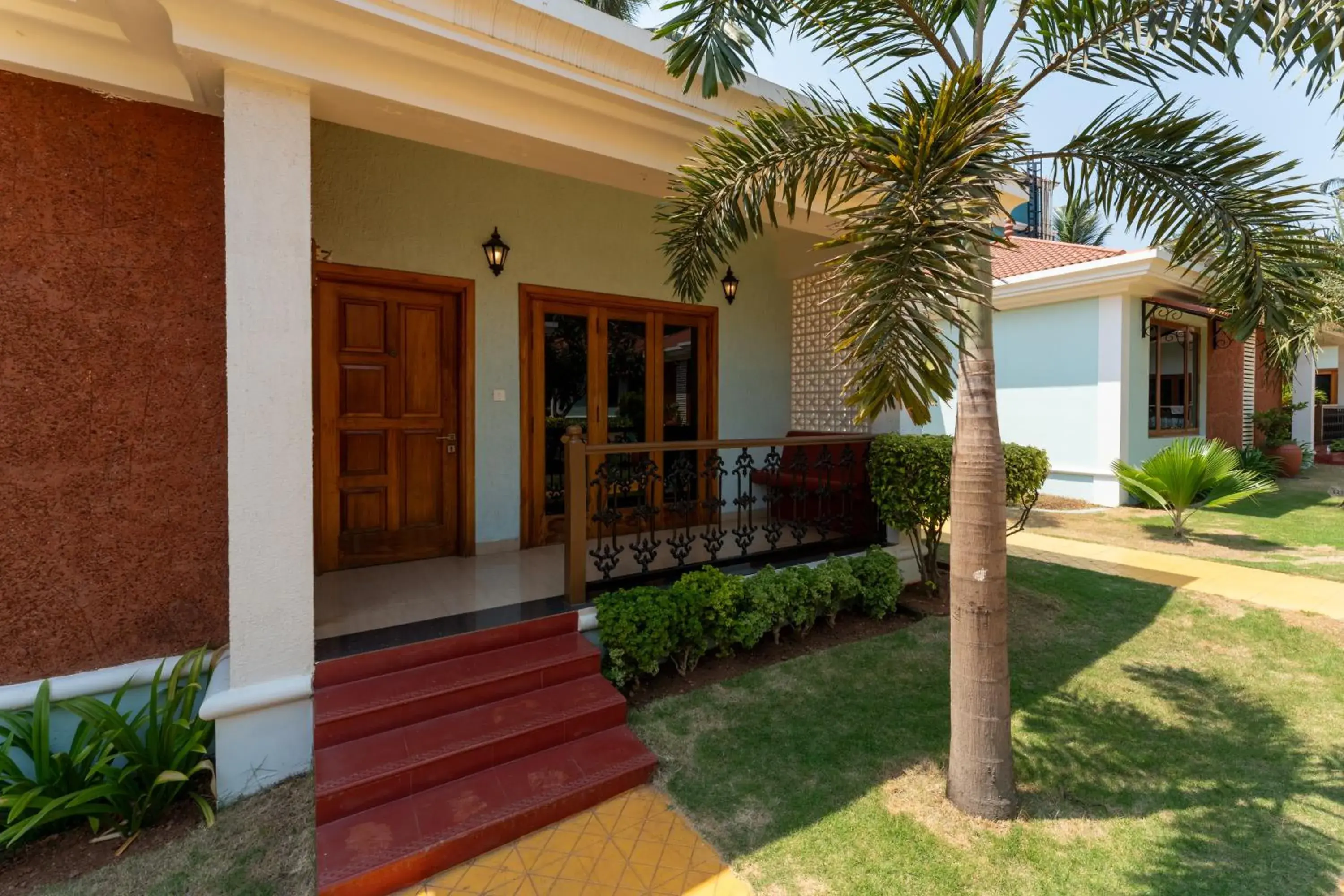 Garden view in The Grand Leoney Resort Garden view in The Grand Leoney Resort