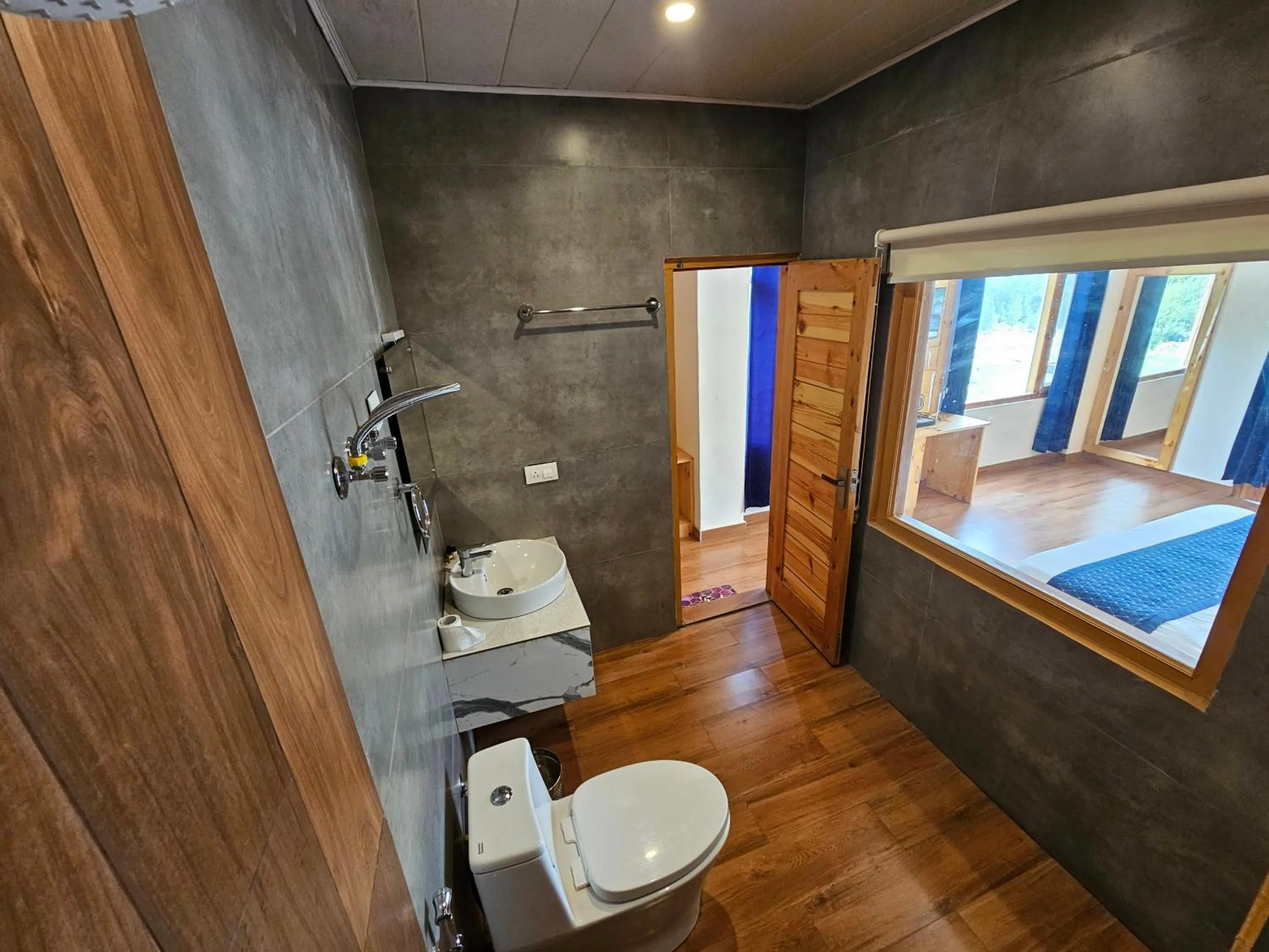 King Room with Mountain View - single occupancy in Hotel Riverview Serenity A unit of The Lavish Stays