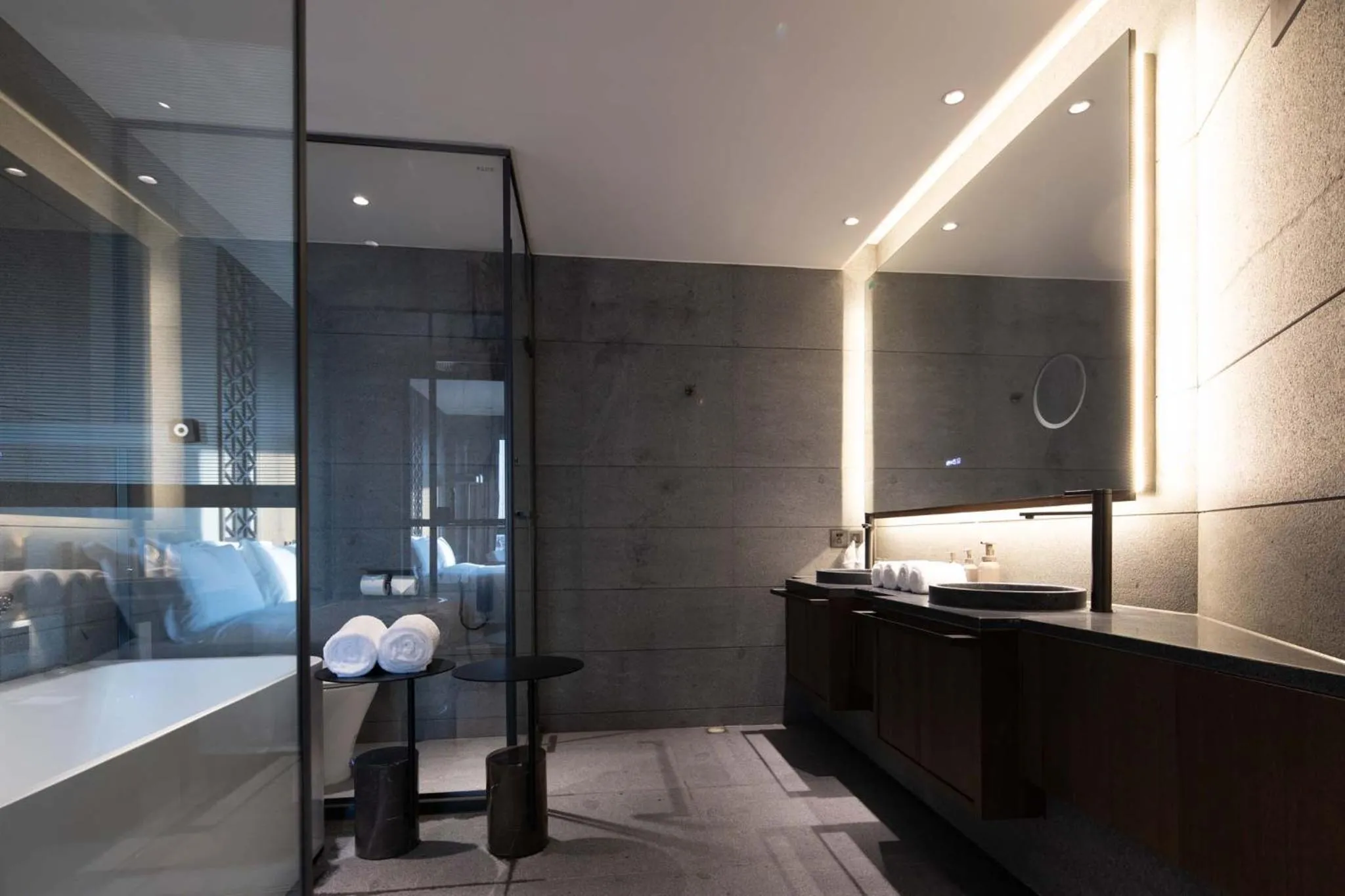 Bathroom, Bed in Qiuzhu Hotel Shanghai